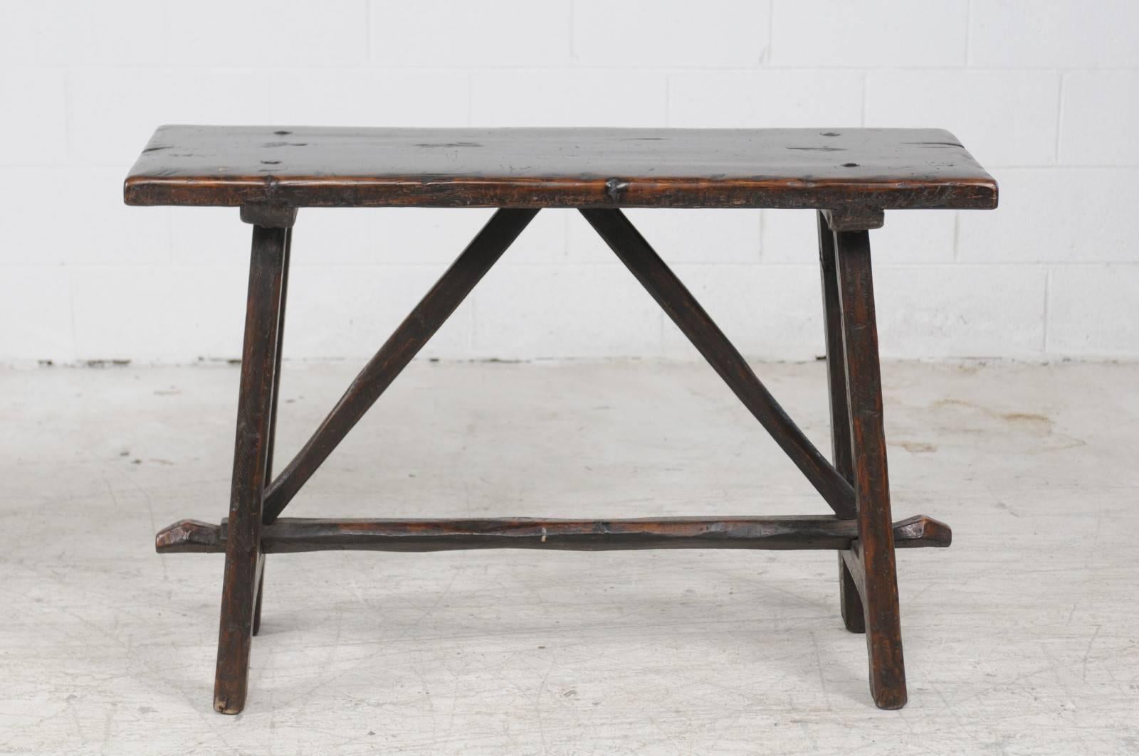 19th Century Pair of Italian 1820s Walnut Console Tables with Trestle Base and Splayed Legs