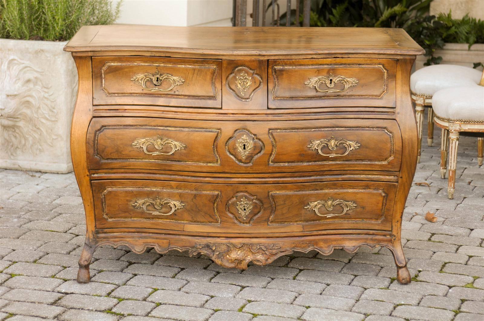 French Louis XV Walnut Bombé Commode with Serpentine Front, circa 1760 3
