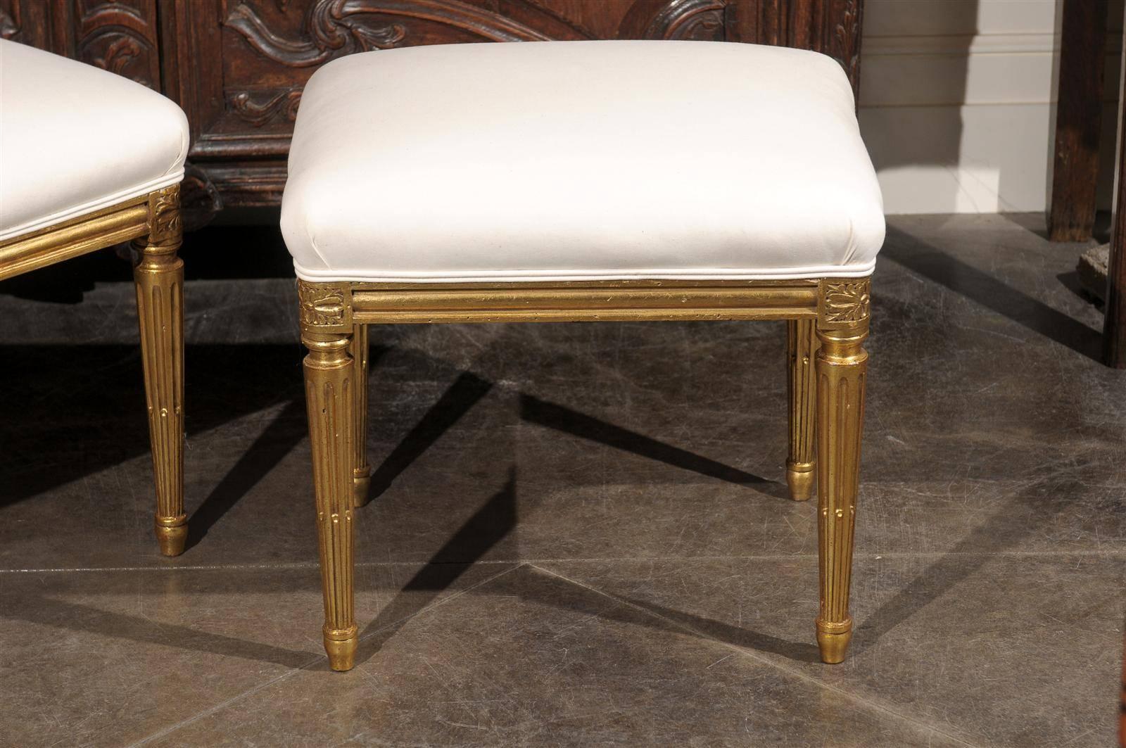 Pair of French Early 20th Century Upholstered Stools with Giltwood Legs For Sale 2