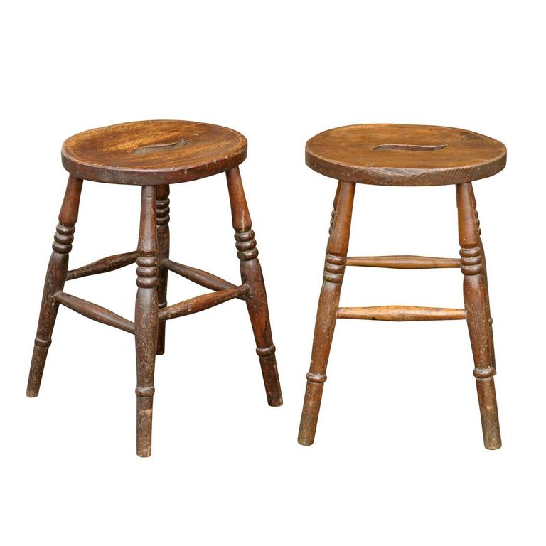 Rustic English 1880s Wooden Stool With Oval Top Carrying Handle And Turned Legs At 1stdibs