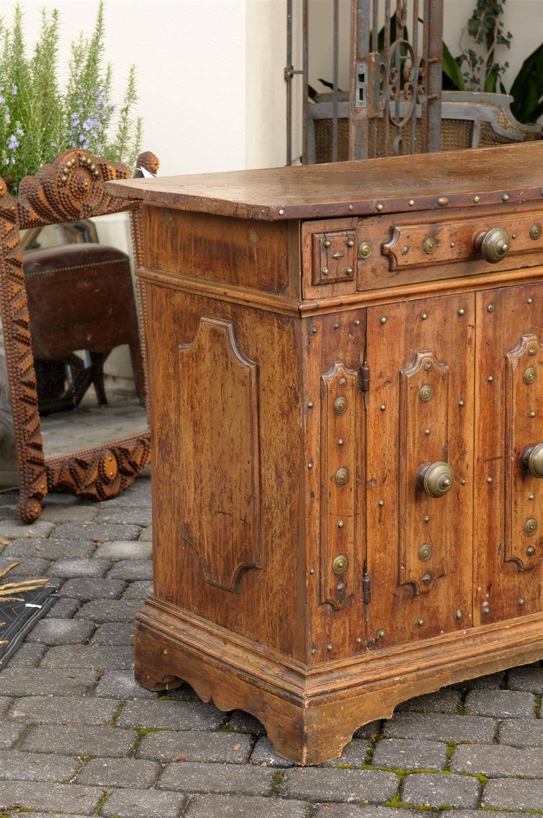 17th Century Northern Italian Walnut Two-Door Credenza from Bologna with Drawer 3