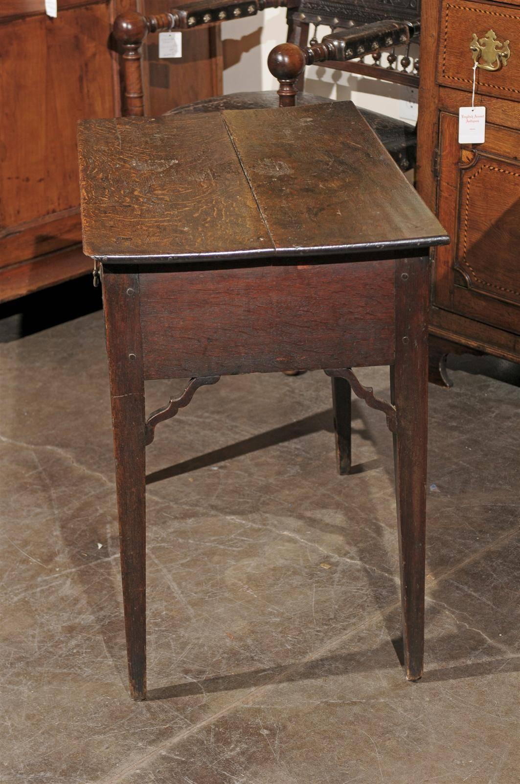 English Sheraton Oak Side Table with Drawer from Late 18th Century 4