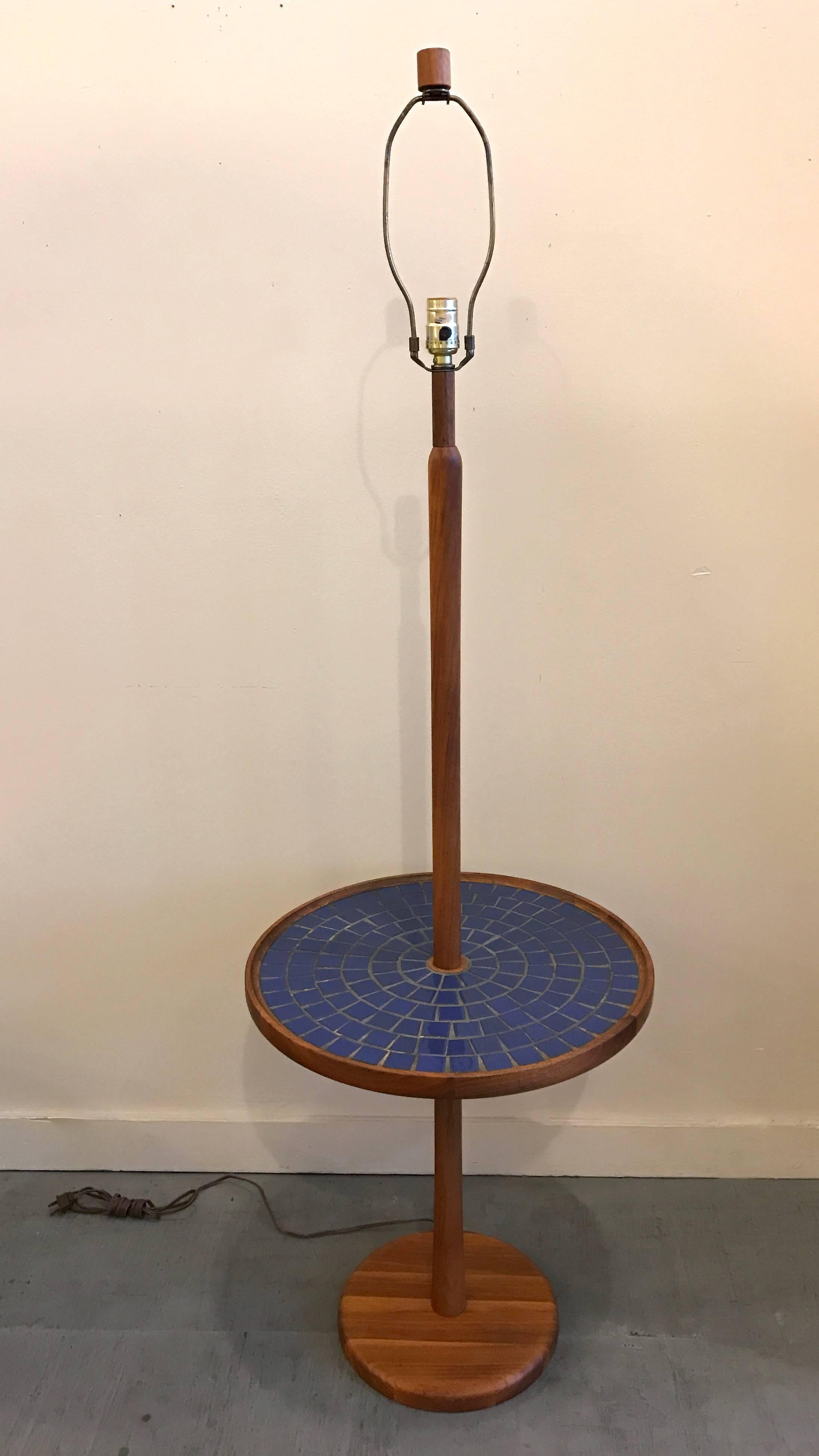 Walnut Marshall Studios / Jane and Gordon Martz design circular top table with blue square tile floor lamp, circa 1960s. In excellent vintage condition with freshly oiled walnut and redone electronics. Marshall Studios started in the 1920s and in