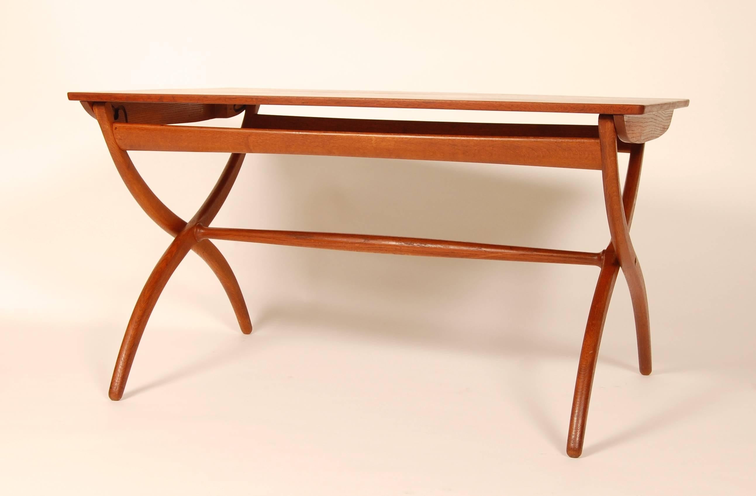 Mid-20th Century Ole Wanscher Adjustable Coffee Table For Sale