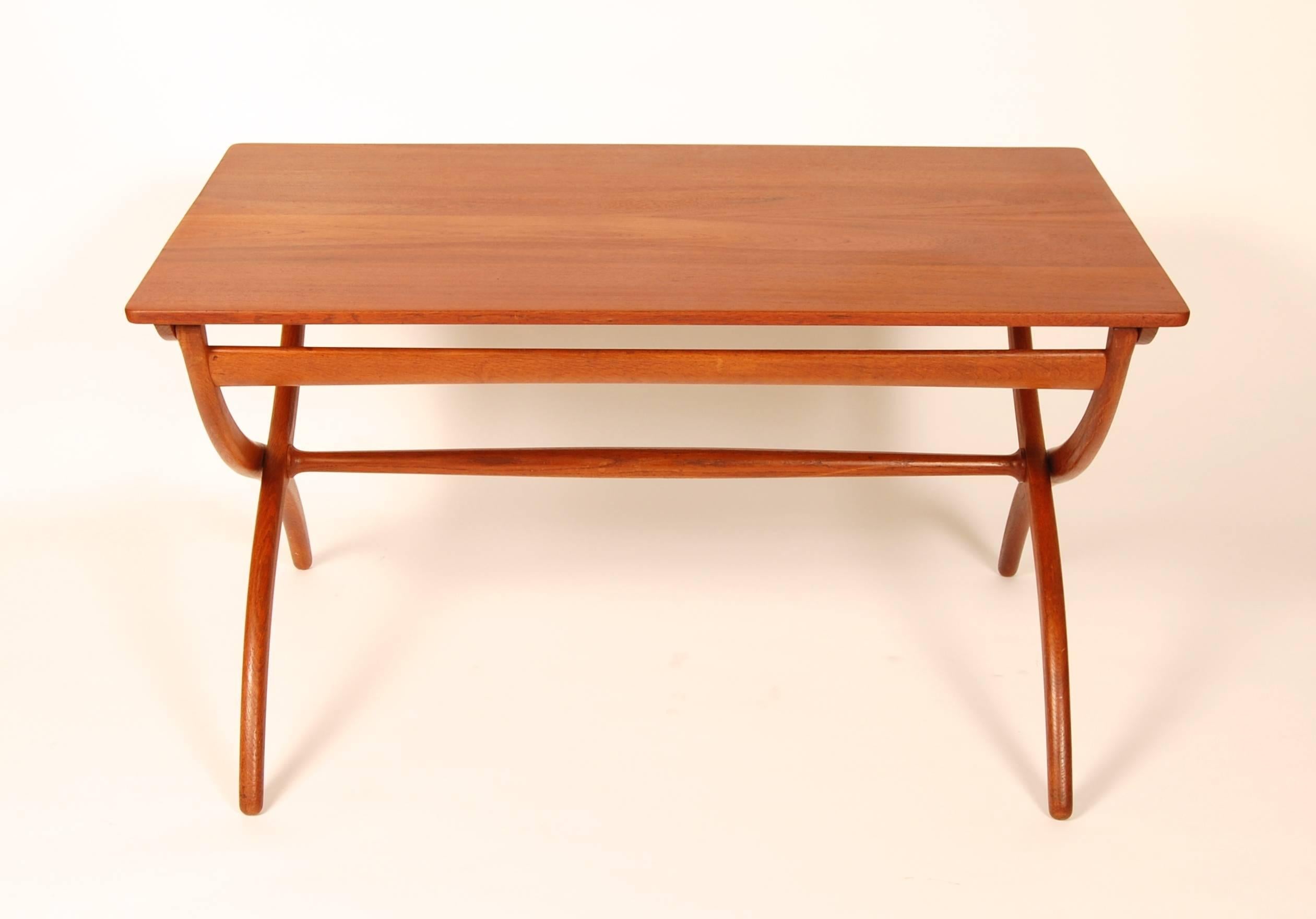 Ole Wanscher Adjustable Coffee Table In Excellent Condition For Sale In San Francisco, CA