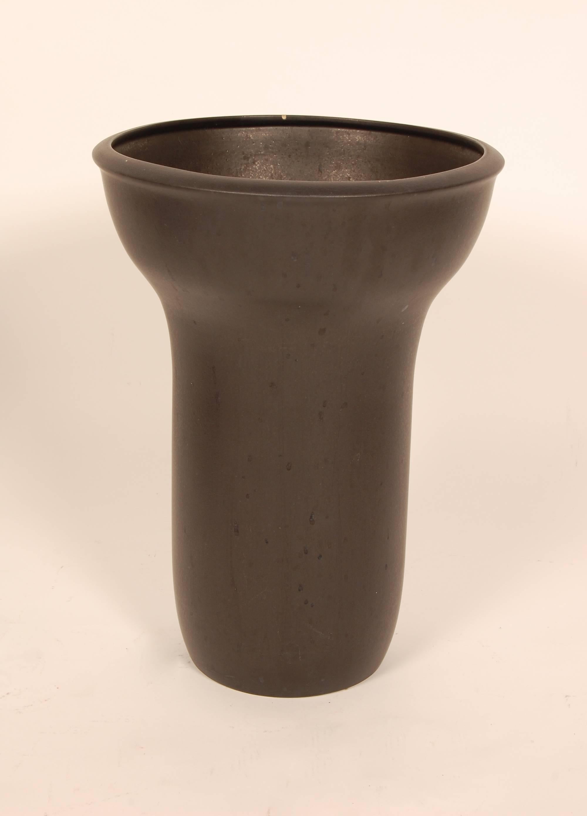 Matte Black Architectural Pottery by Raul Coronel In Good Condition In San Francisco, CA