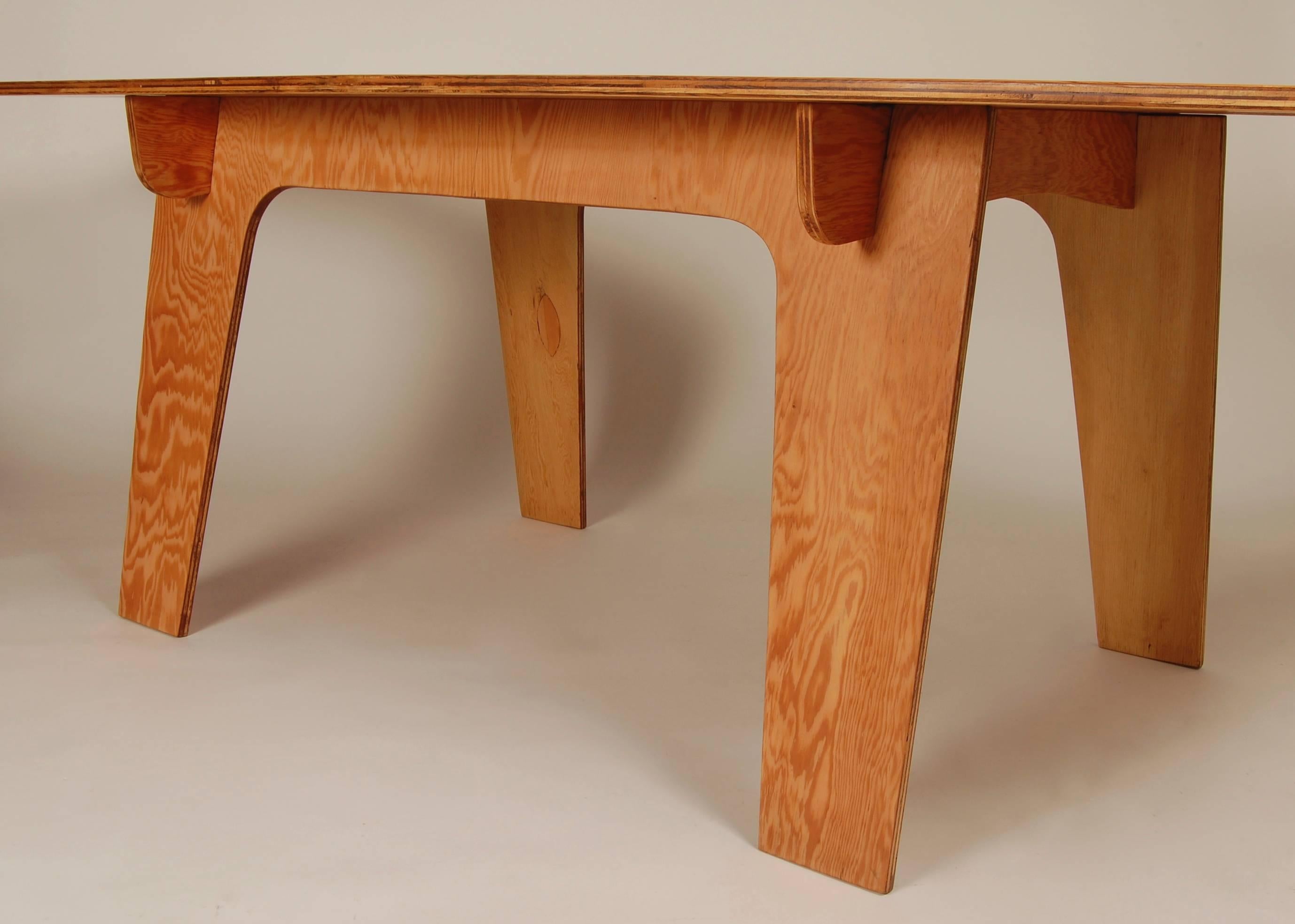 Farnsworth Plywood Dining Table In Excellent Condition For Sale In San Francisco, CA
