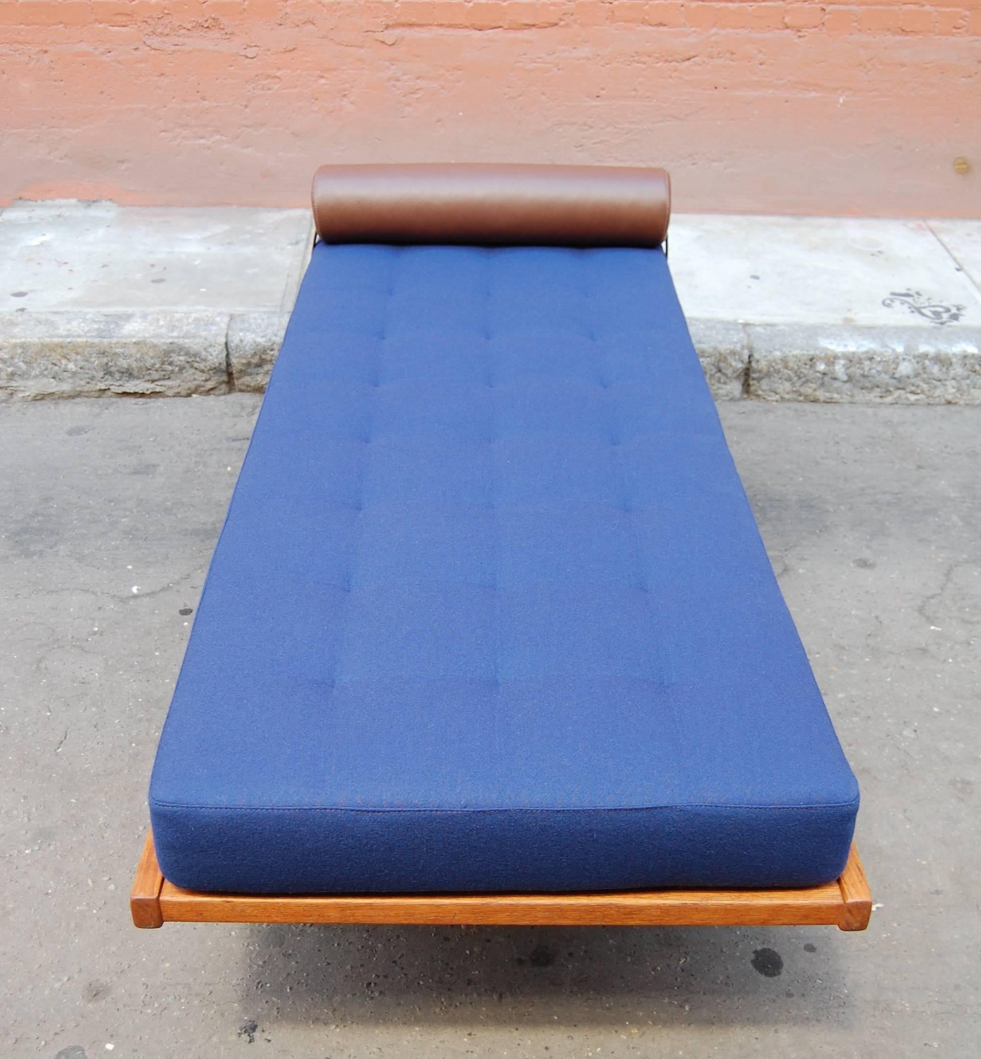 Poul Volther 1950s Danish Daybed in Knoll Fabric In Excellent Condition In San Francisco, CA