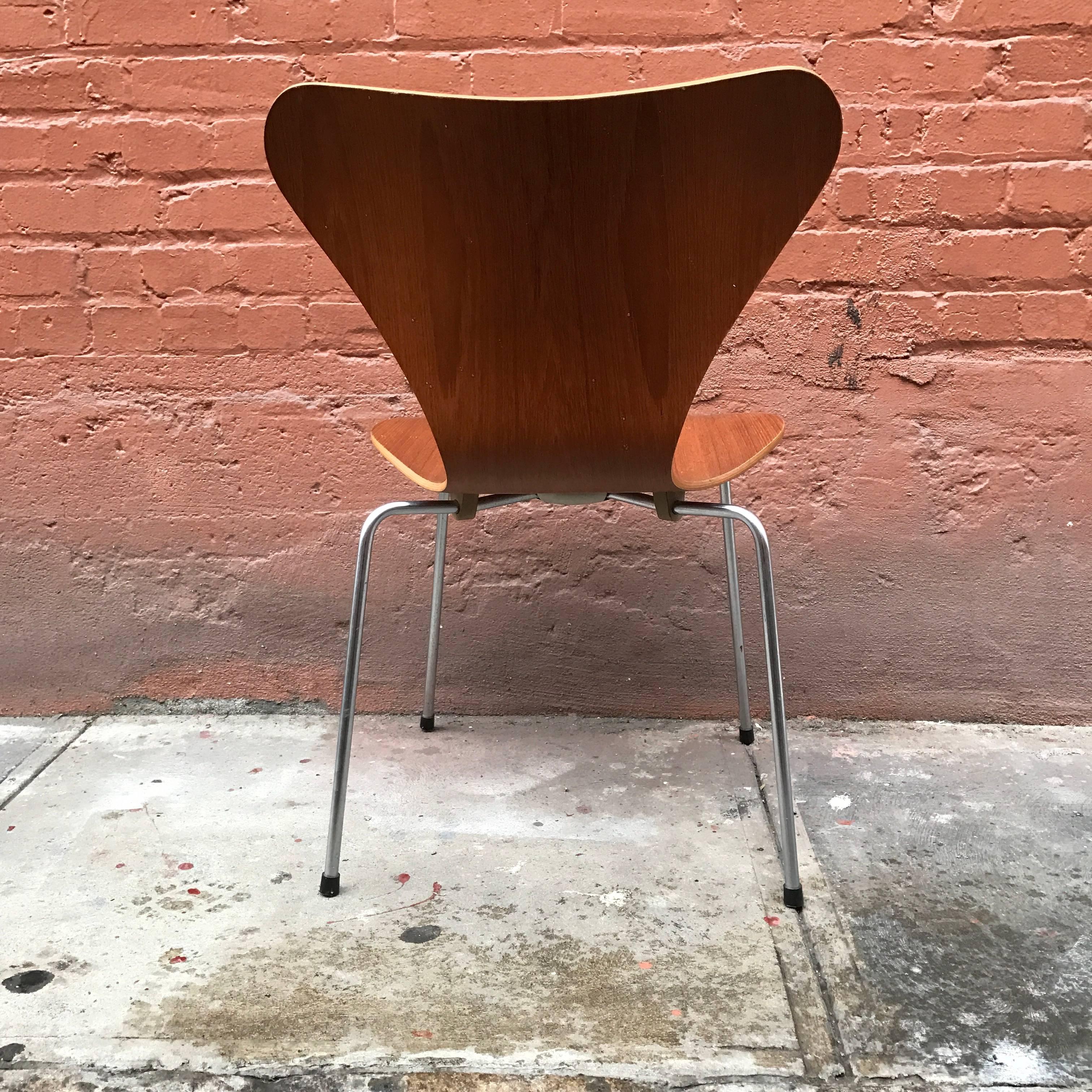 Arne Jacobsen Series Seven Side Chair In Good Condition In San Francisco, CA