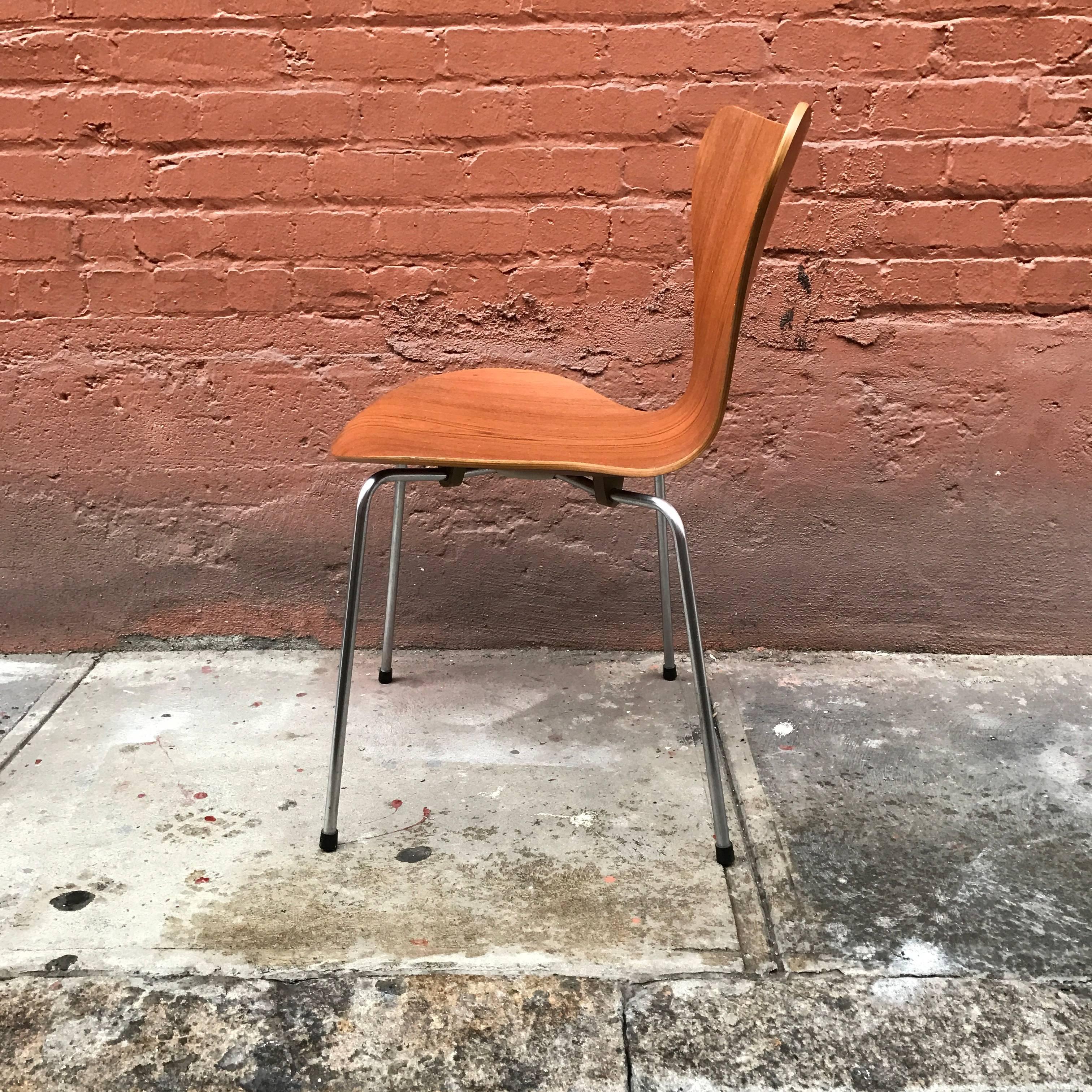 Danish Arne Jacobsen Series Seven Side Chair