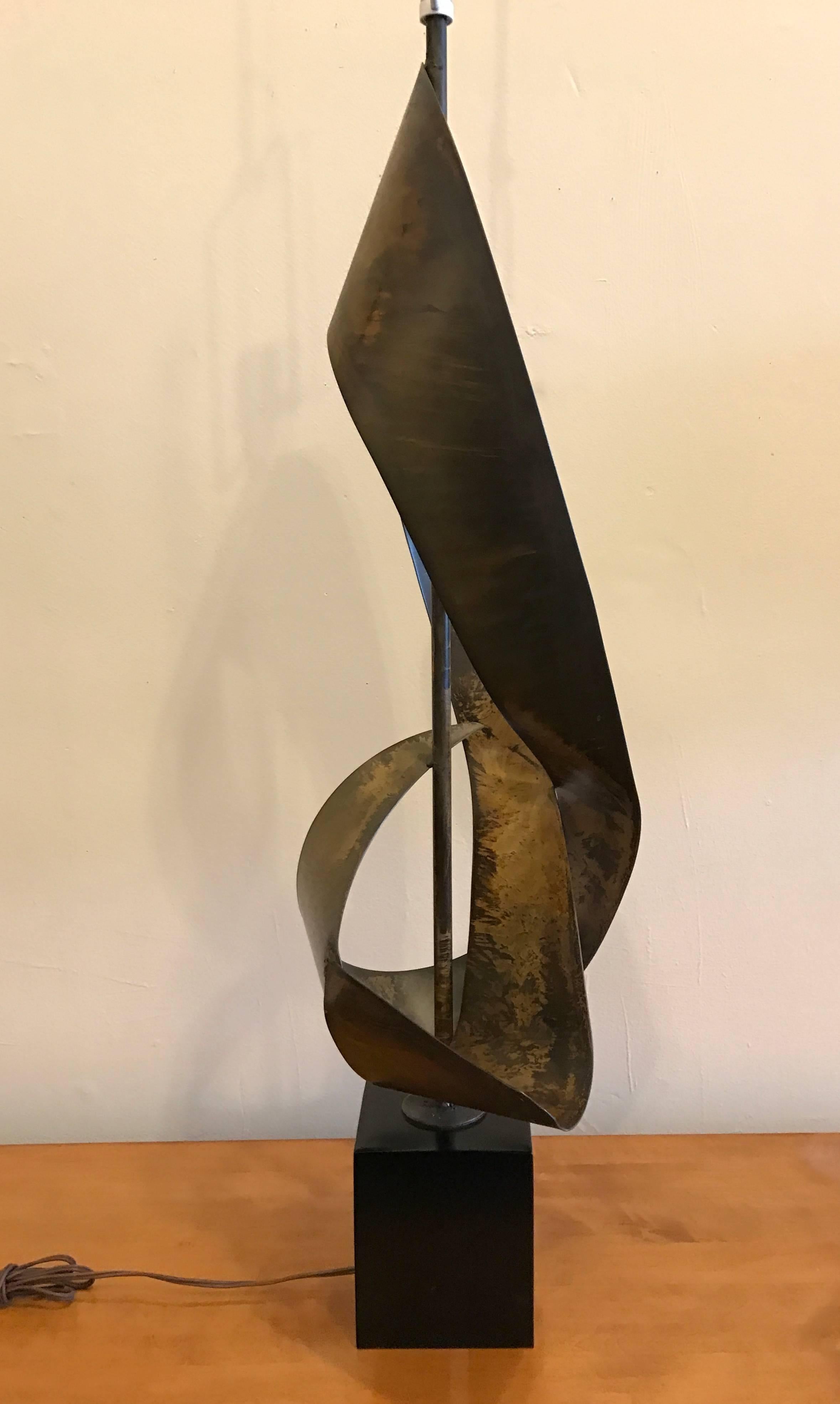 Brutalist Ribbon Sculpture Lamp by Harry Balmer for Laurel In Excellent Condition In San Francisco, CA