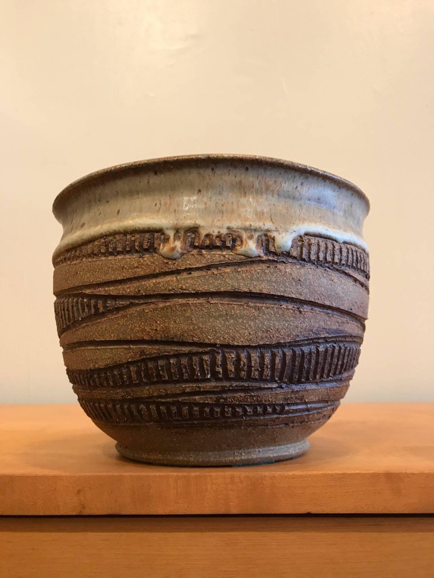 Rose Dodds Abstract Ceramic Pot, California, 1960s In Excellent Condition For Sale In San Francisco, CA