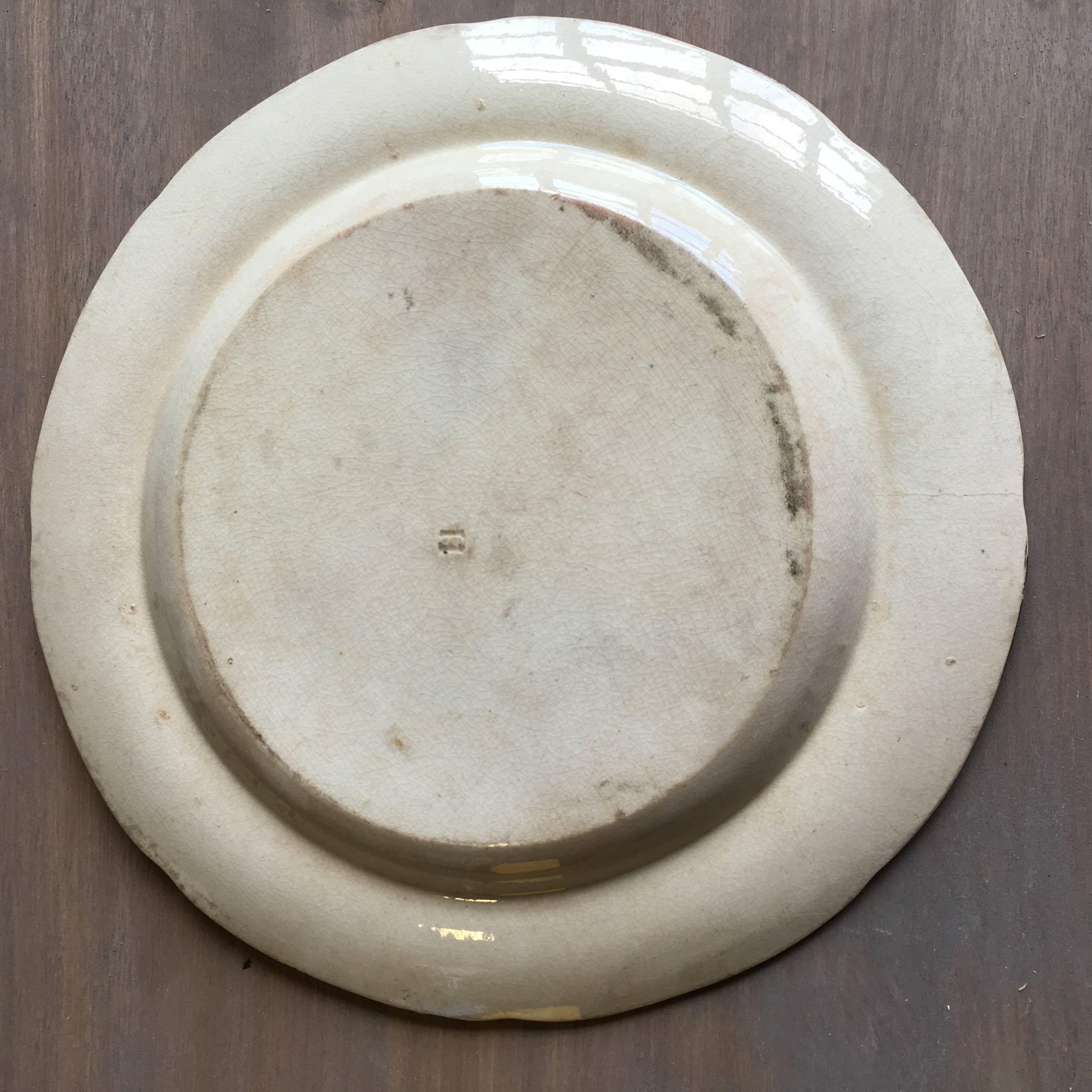 Early 19th Century Classical Plate, French In Good Condition In Doylestown, PA