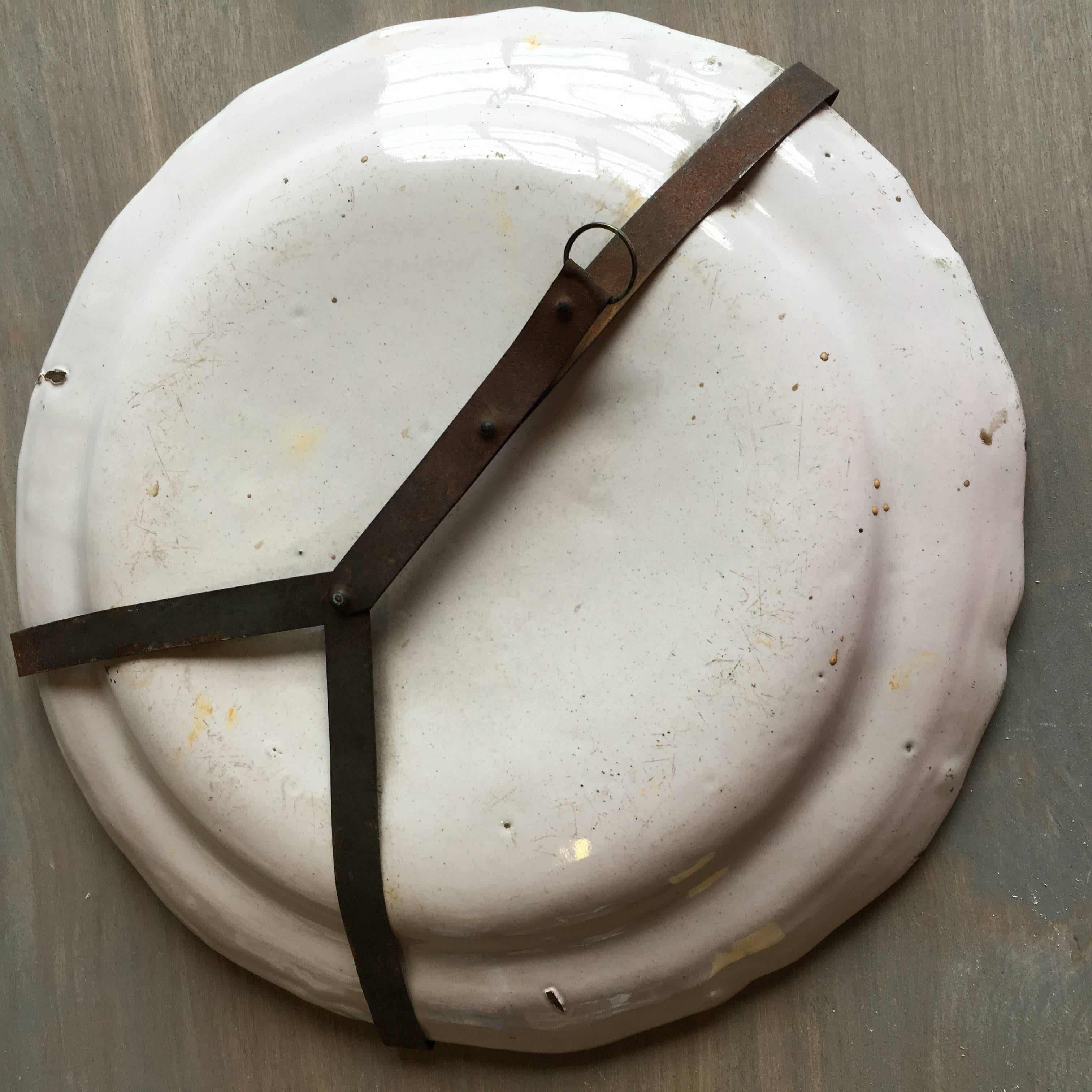 18th Century French Moustiers Plate In Excellent Condition In Doylestown, PA