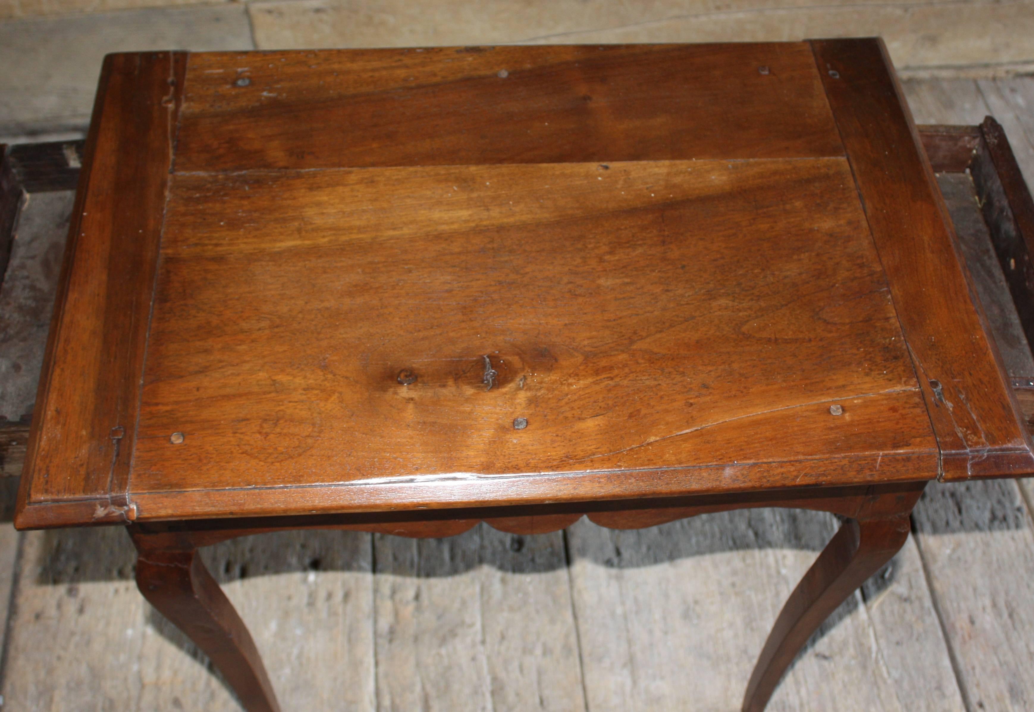 Petite Louis XV Side Table In Good Condition In Doylestown, PA