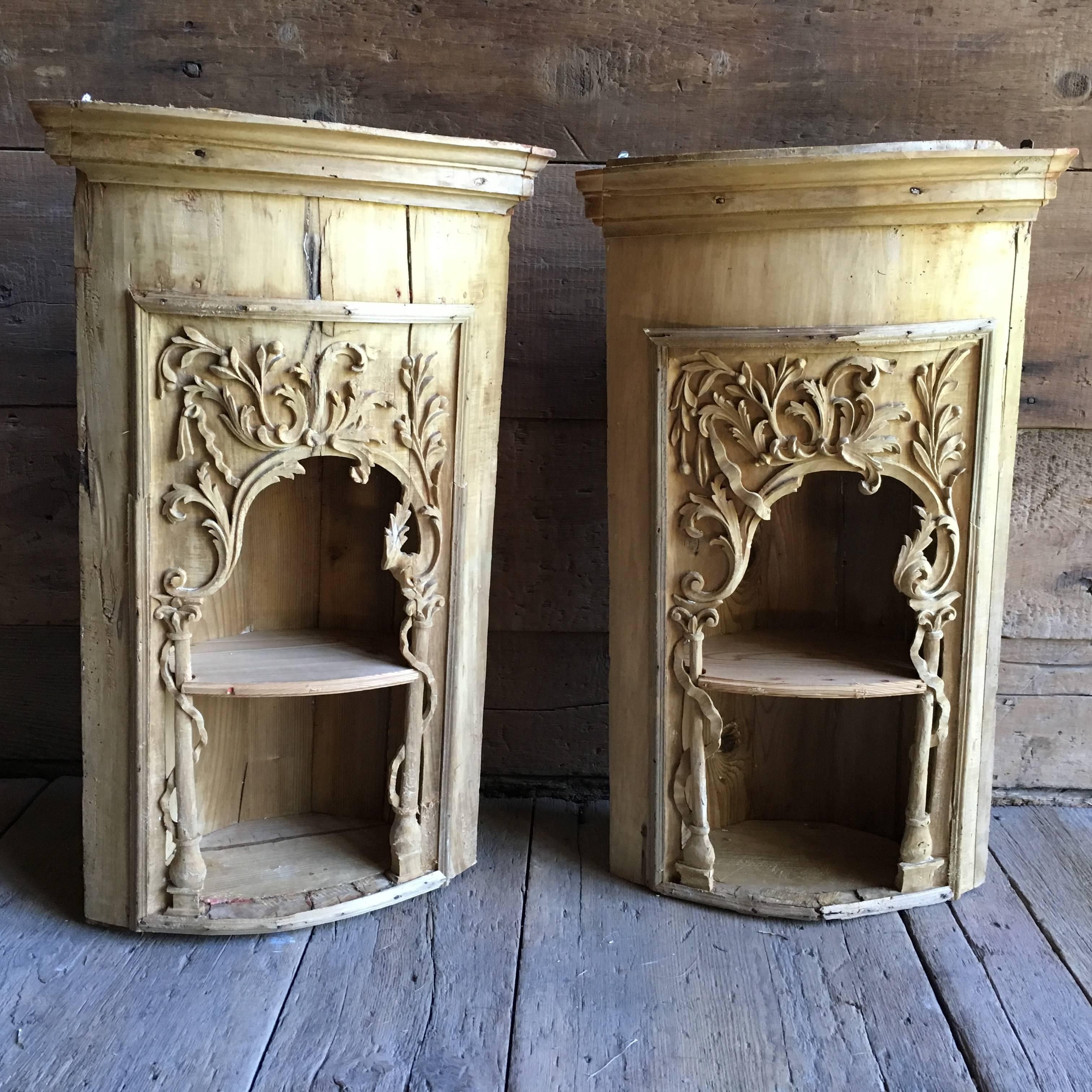 Pine Pair of 18th Century Italian Corner Cabinets