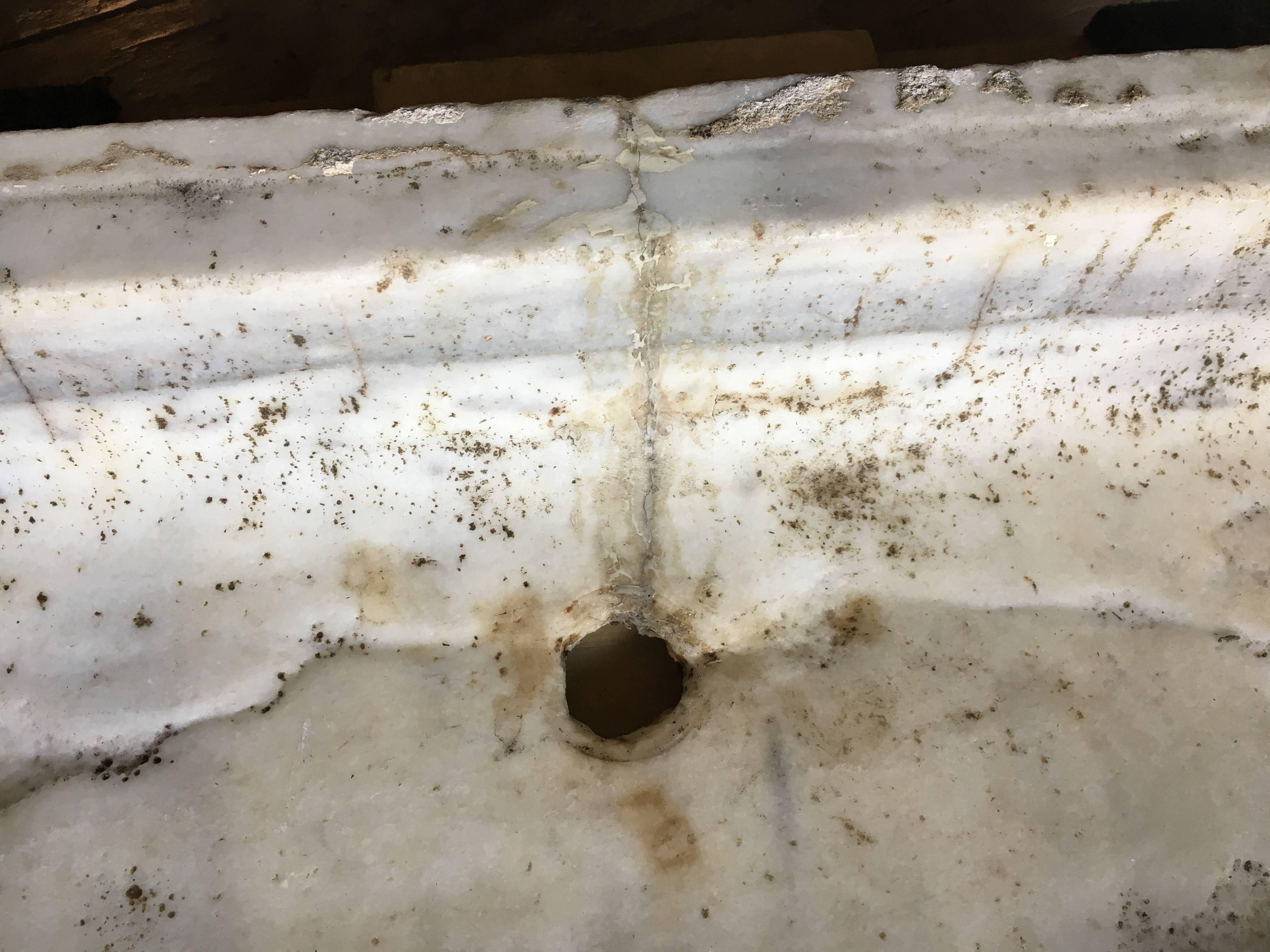 18th Century Italian Marble Sink In Fair Condition In Doylestown, PA