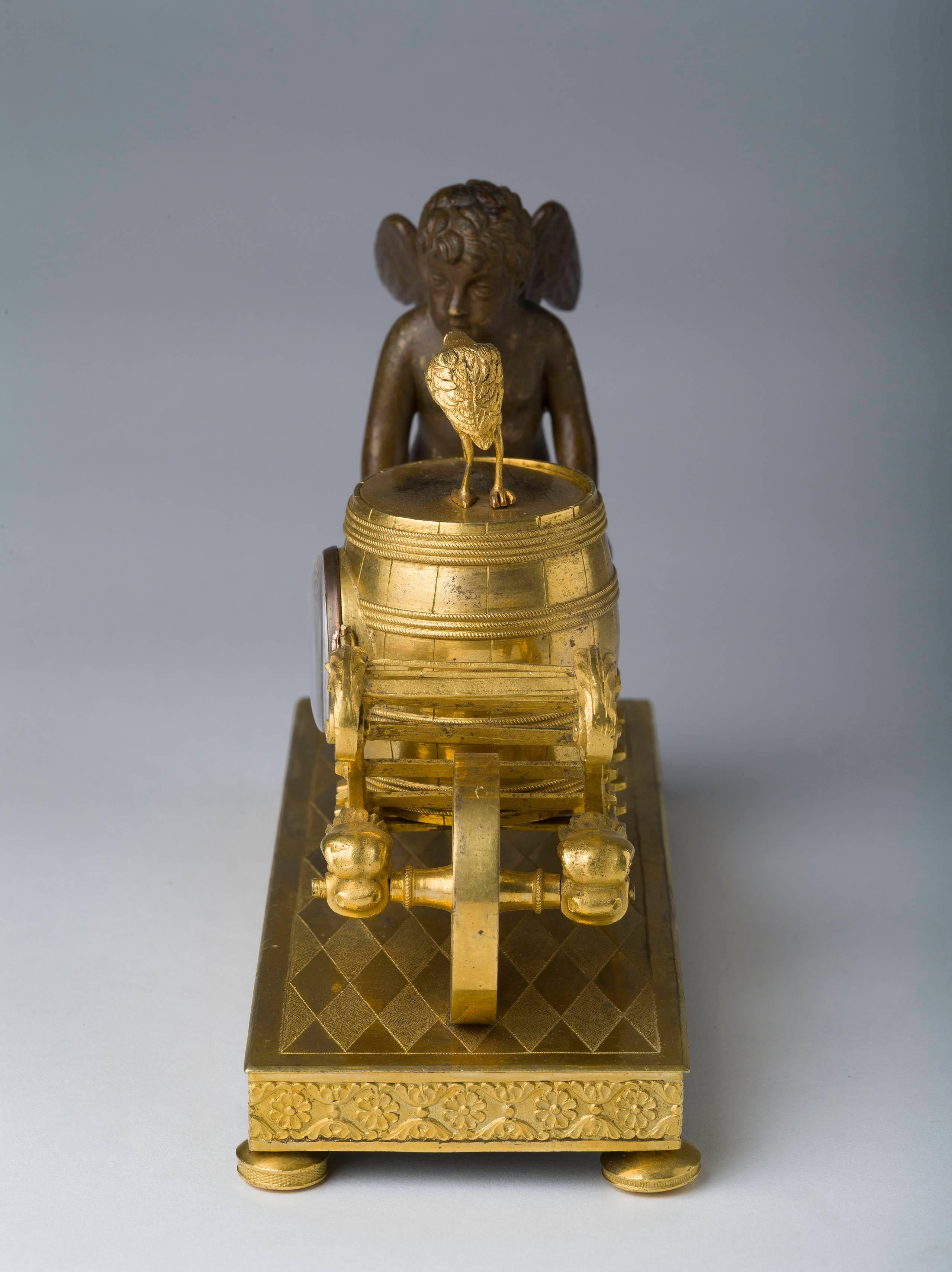 Empire Empire-Figurenuhr aus Goldbronze und patinierter Bronze (Französisch) im Angebot