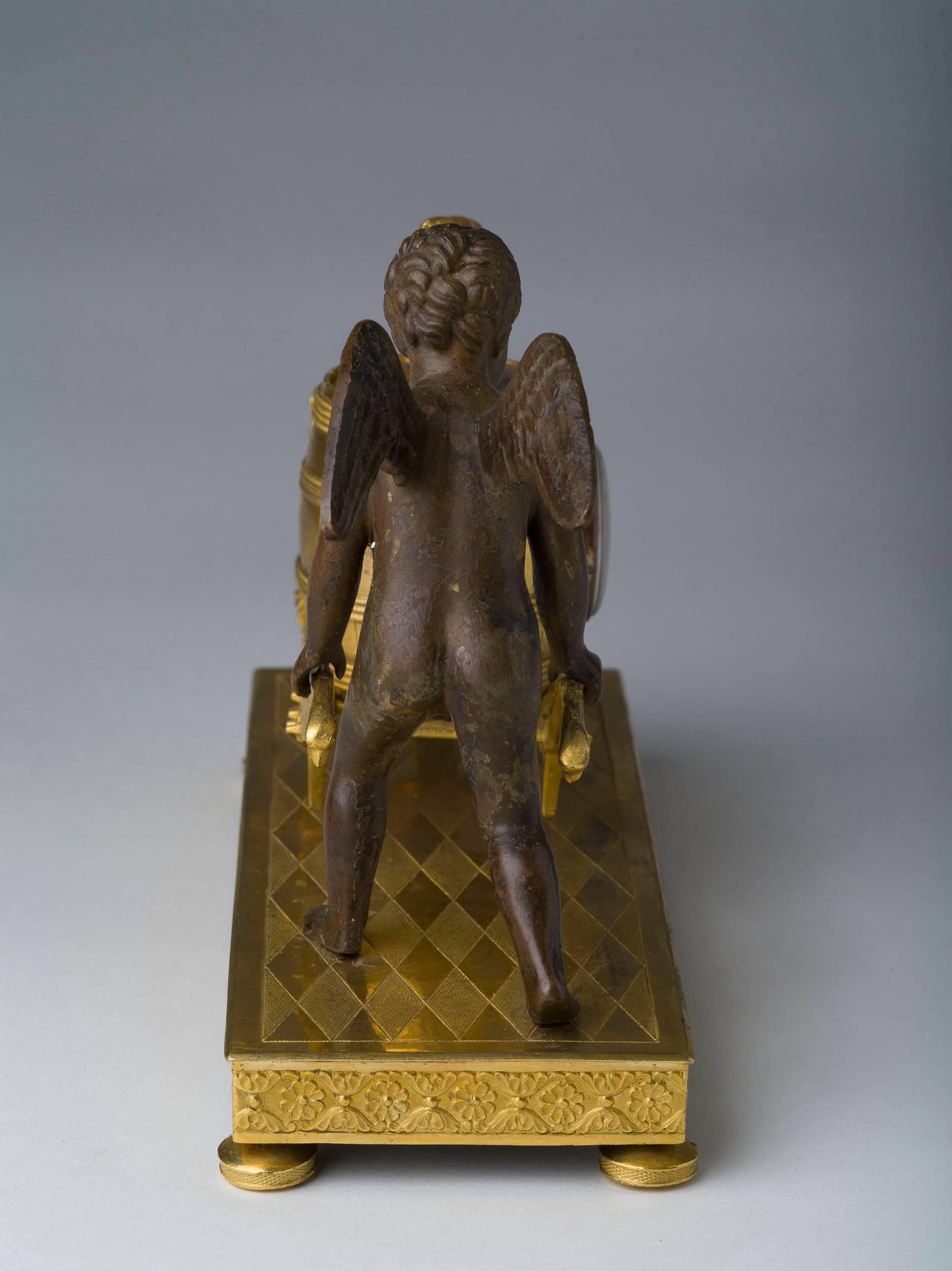 Empire Empire-Figurenuhr aus Goldbronze und patinierter Bronze im Zustand „Gut“ im Angebot in Kittery Point, ME