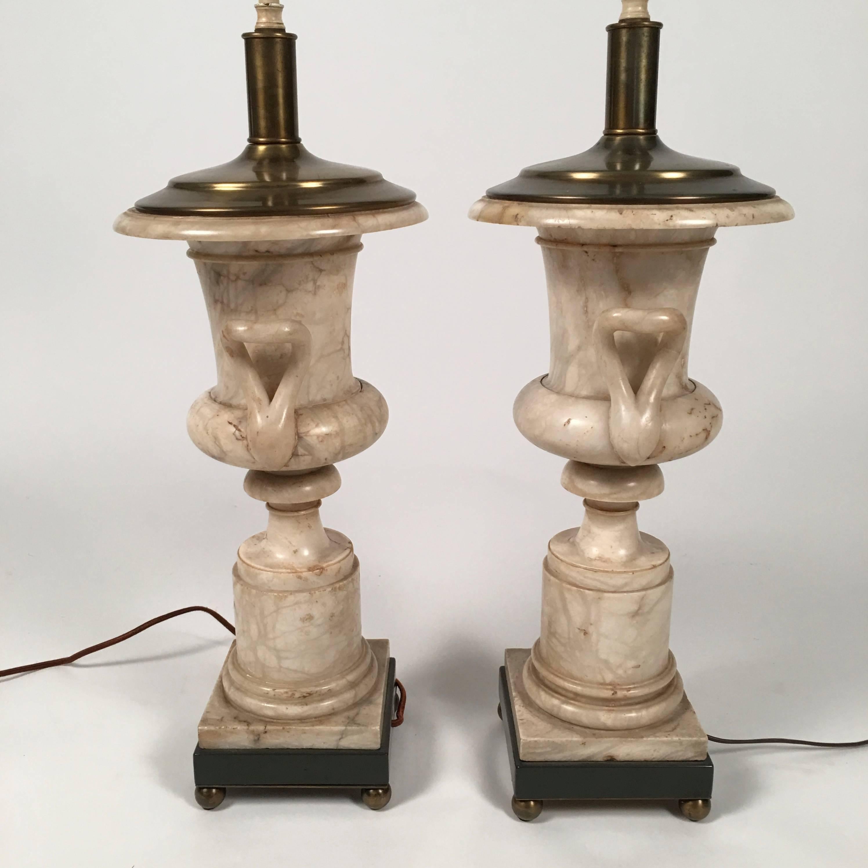 Early 20th Century Pair of Italian Neoclassical Style Alabaster Urn Lamps