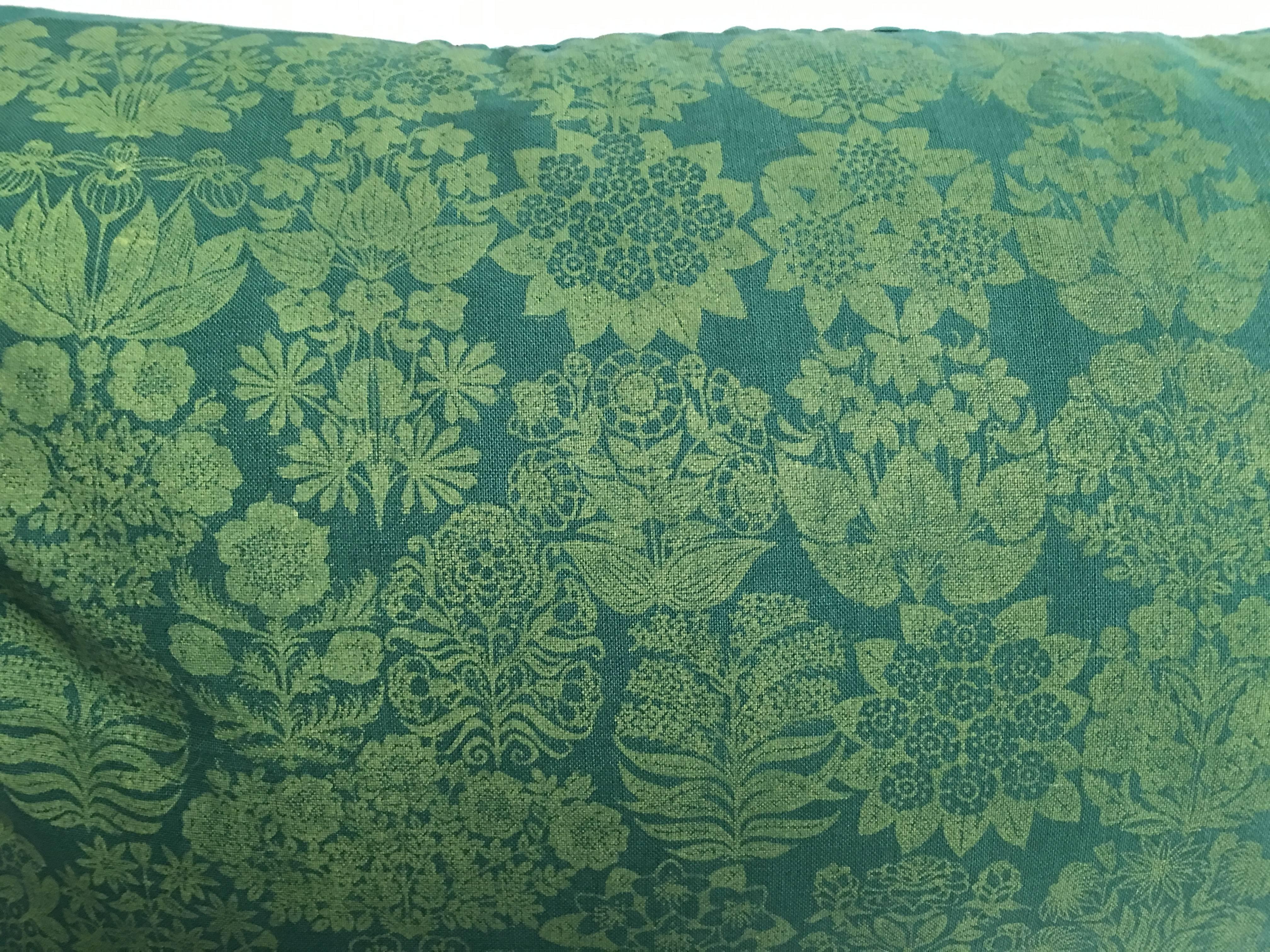 An original hand block printed folly cove designers fabric pillow, in green on green, in the Garland of the States pattern by Louise Kenyon, circa 1959, with the state flowers of what were then 49 states (just before Hawaii became a state) in the