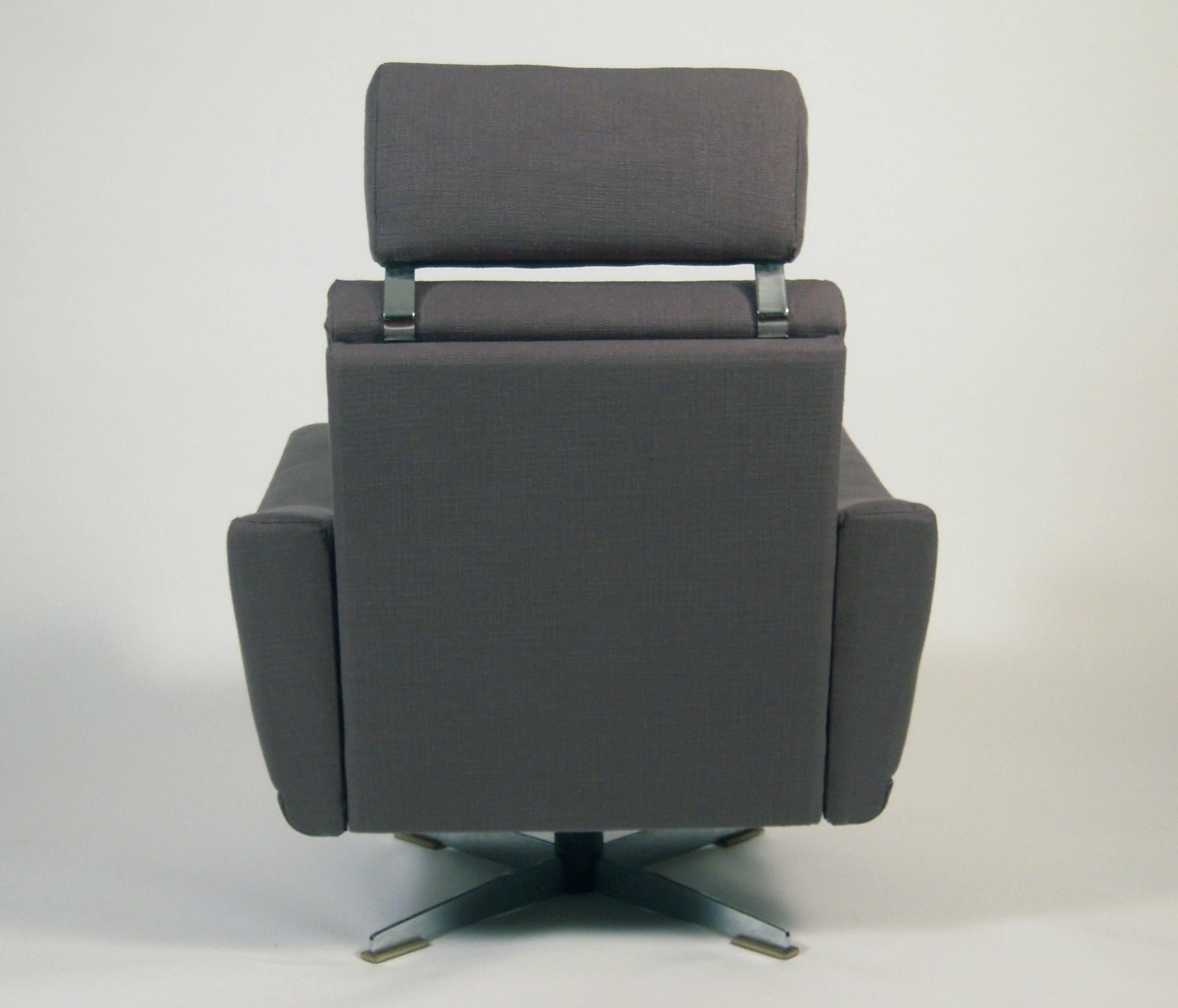20th Century Pair of Unusual and Versatile German Mid-Century Modern Swivel Chairs