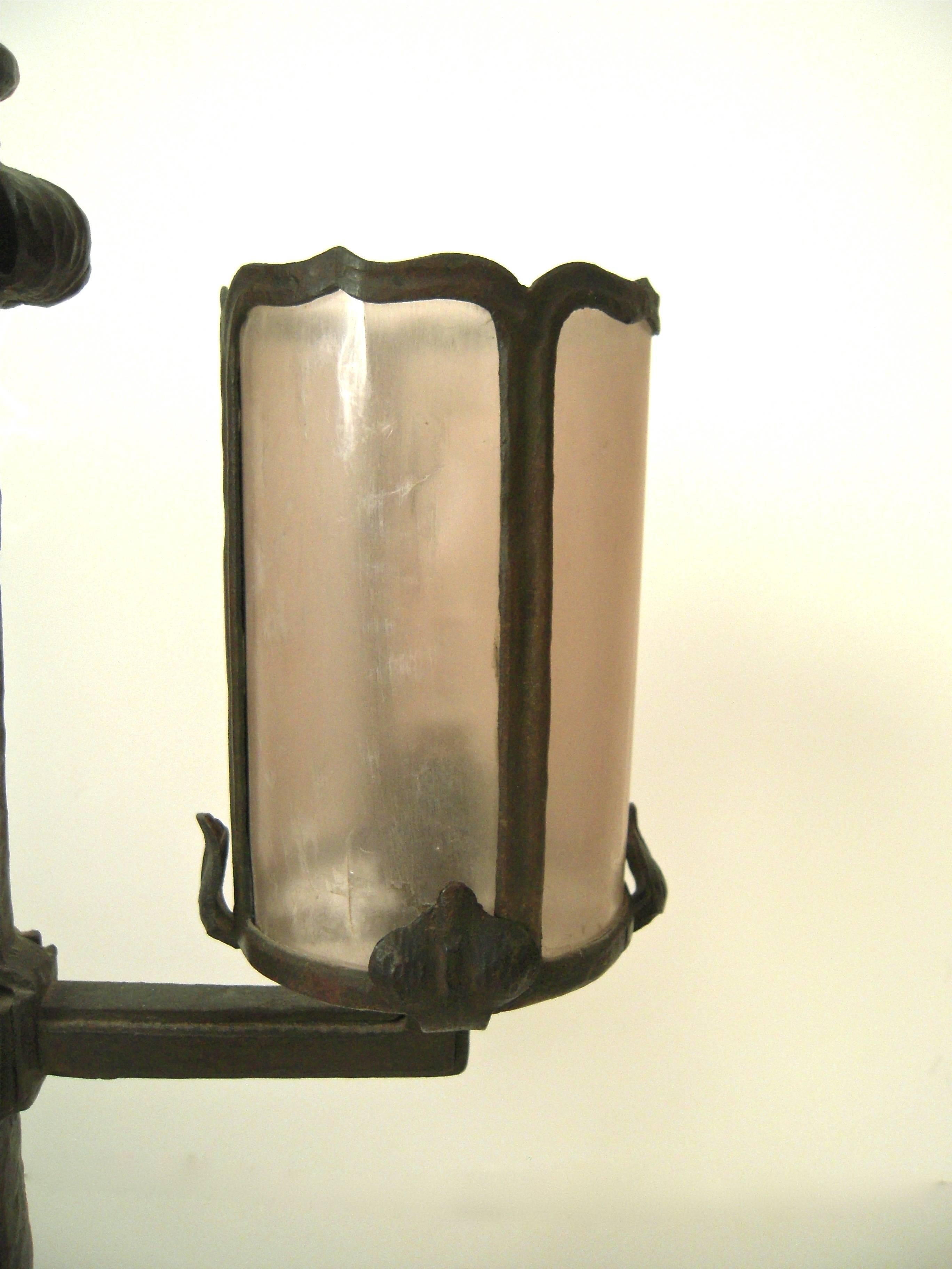 Arts and Crafts Period Wrought Iron and Mica Lamp In Excellent Condition In Essex, MA