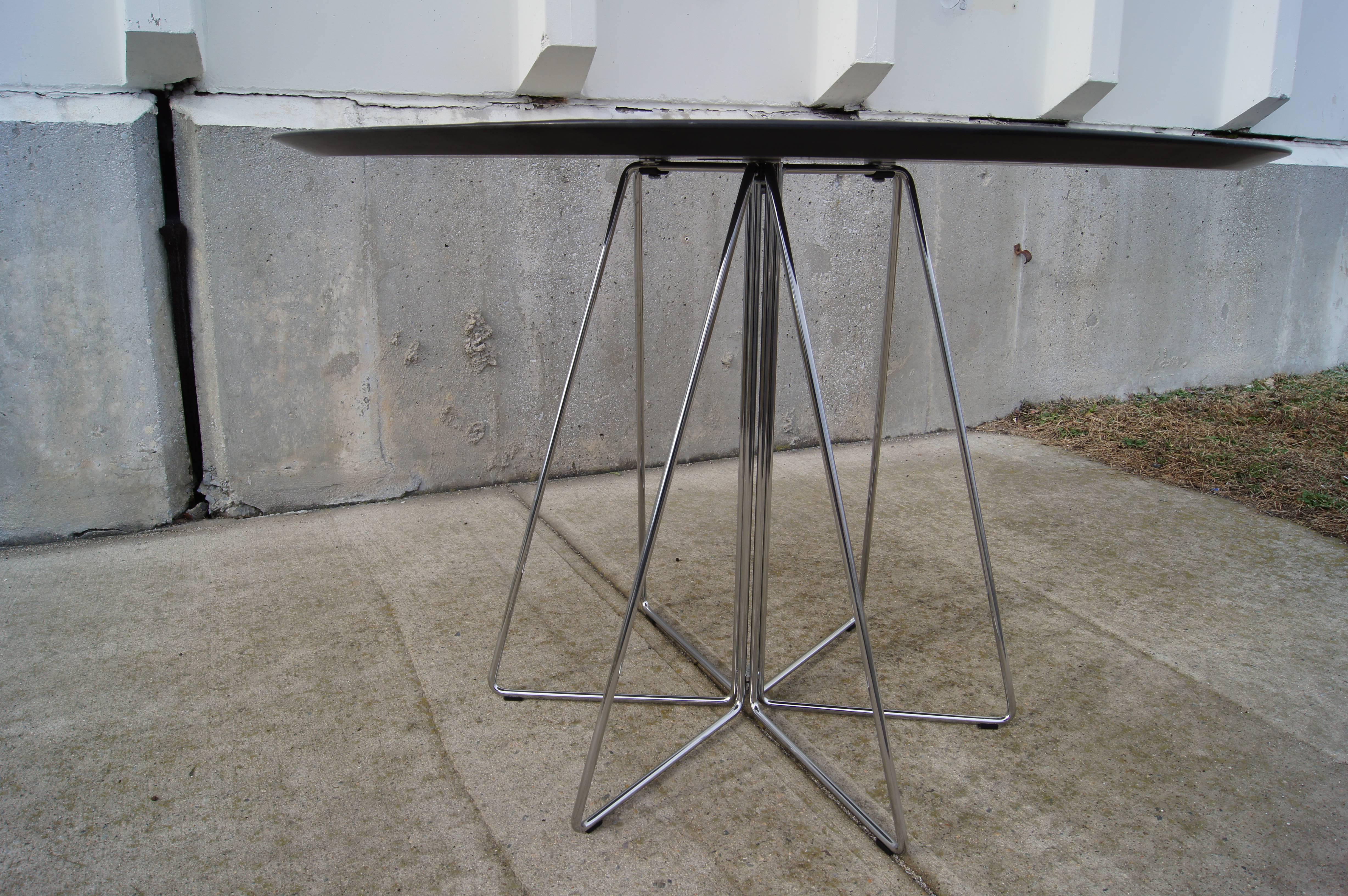 Modern PaperClip Table by Lella and Massimo Vignelli for Knoll For Sale