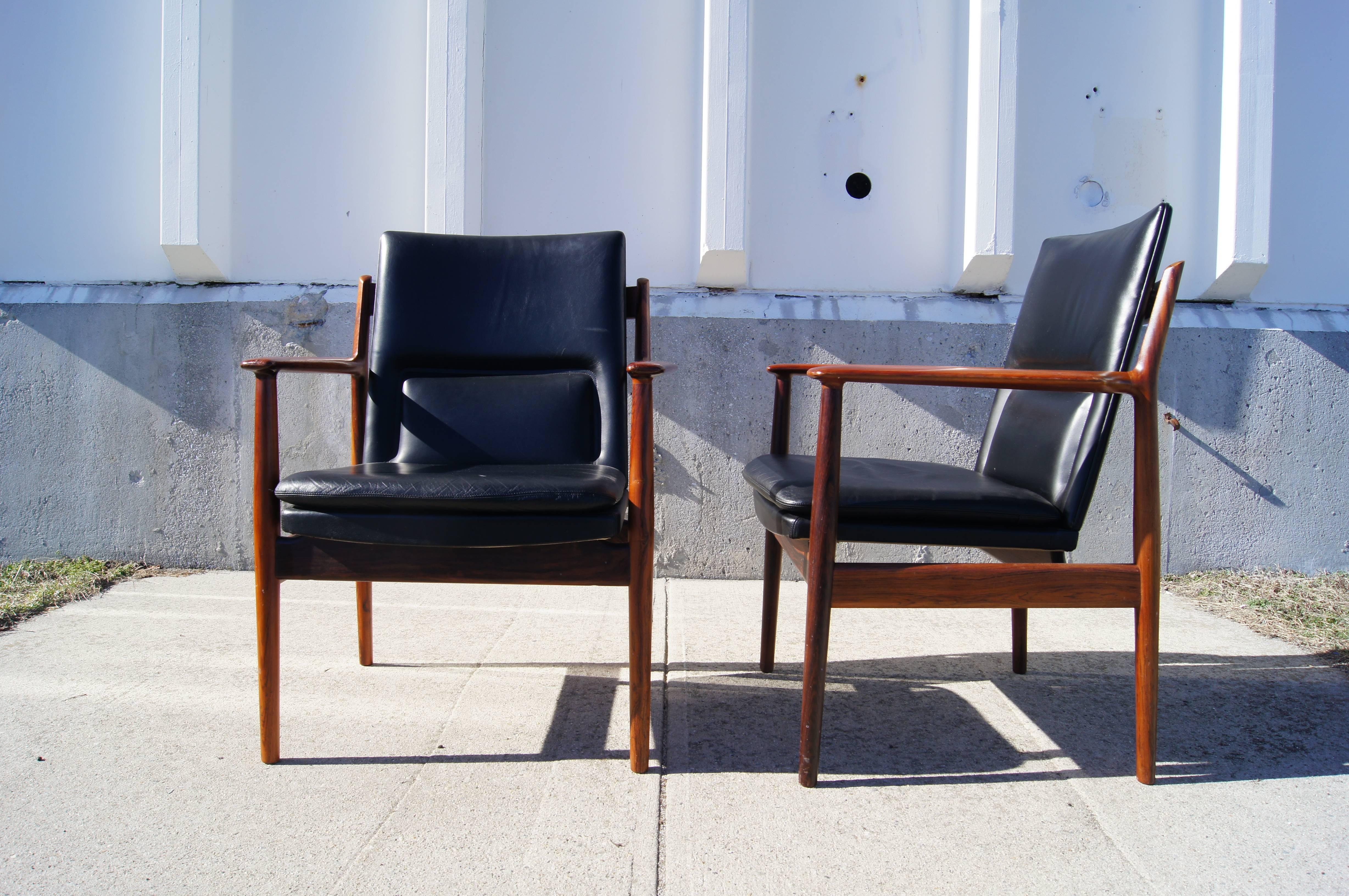 Pair of Rosewood and Leather Armchairs by Arne Vodder In Excellent Condition In Dorchester, MA