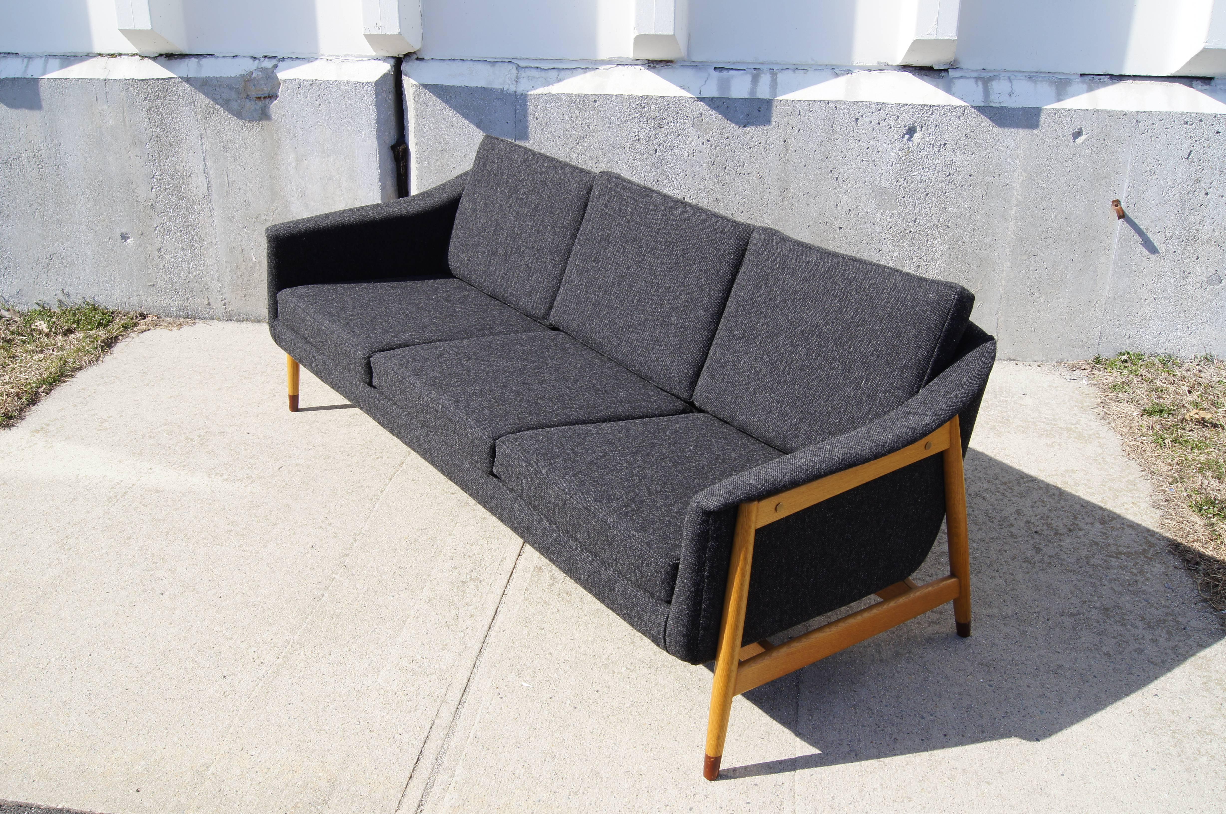 Small Three-Seat Sofa by Folke Ohlsson for DUX In Excellent Condition In Dorchester, MA