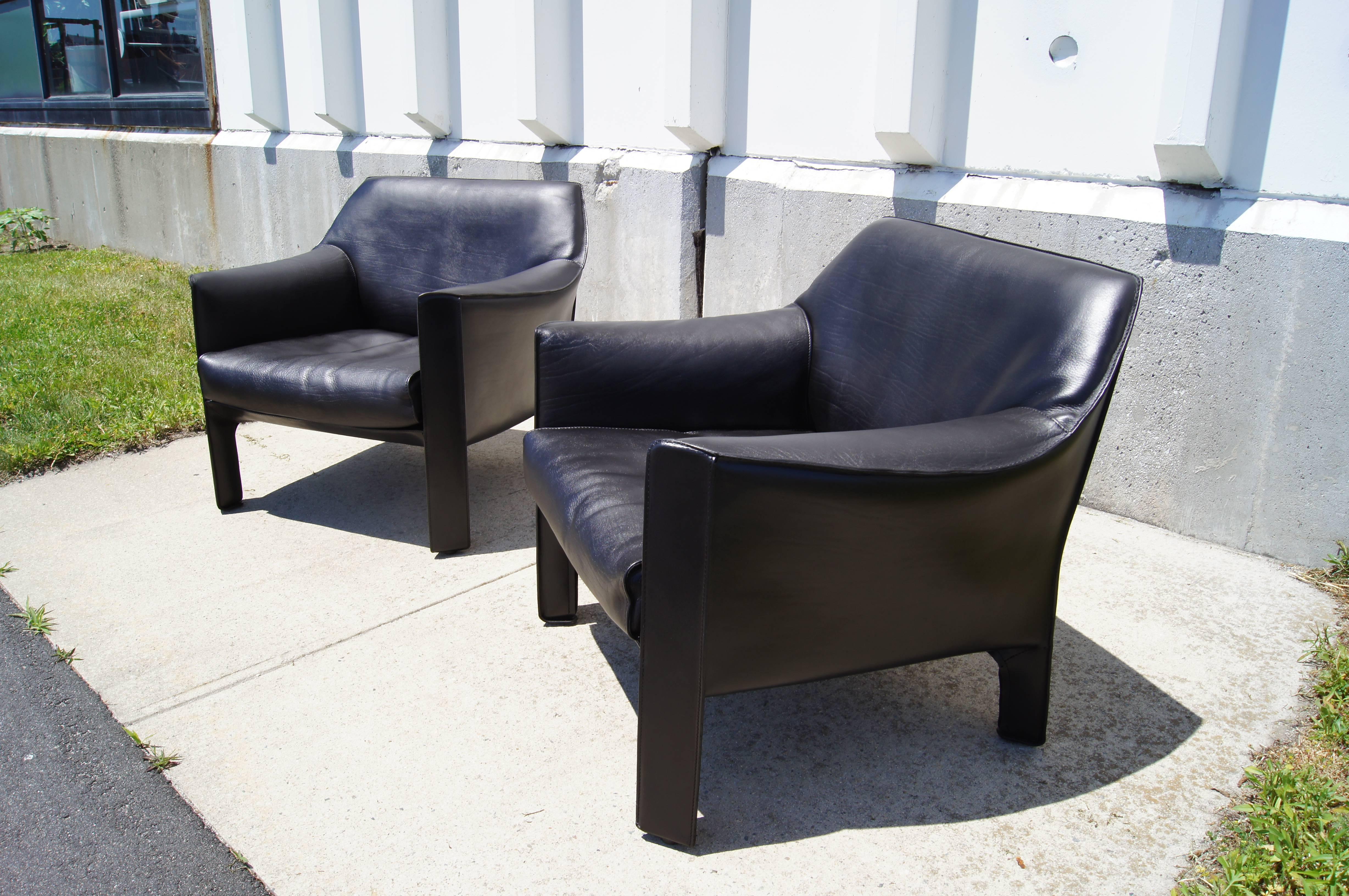 Modern Pair of Black Leather Cab Armchairs by Mario Bellini for Cassina