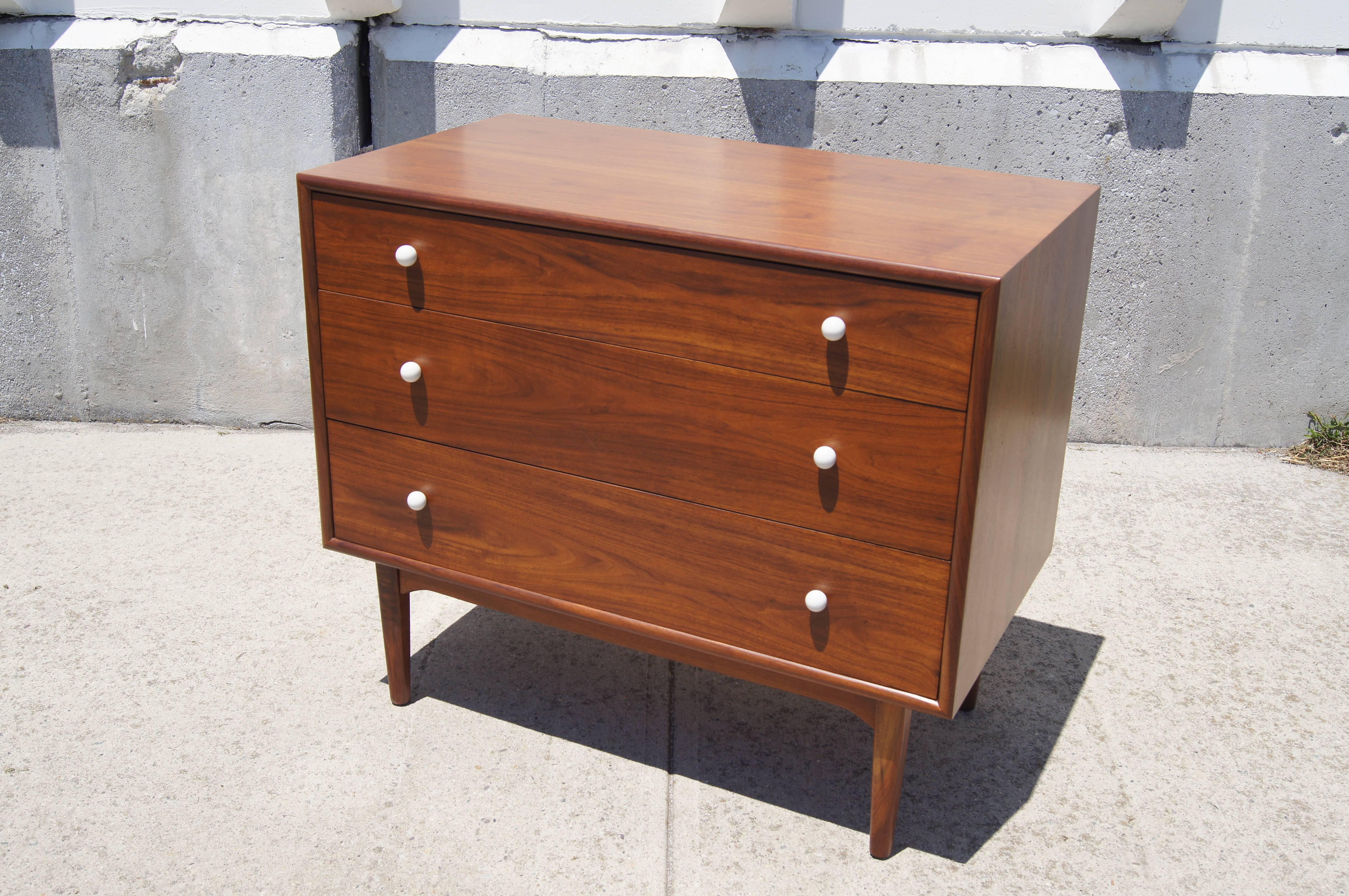 kipp stewart dresser