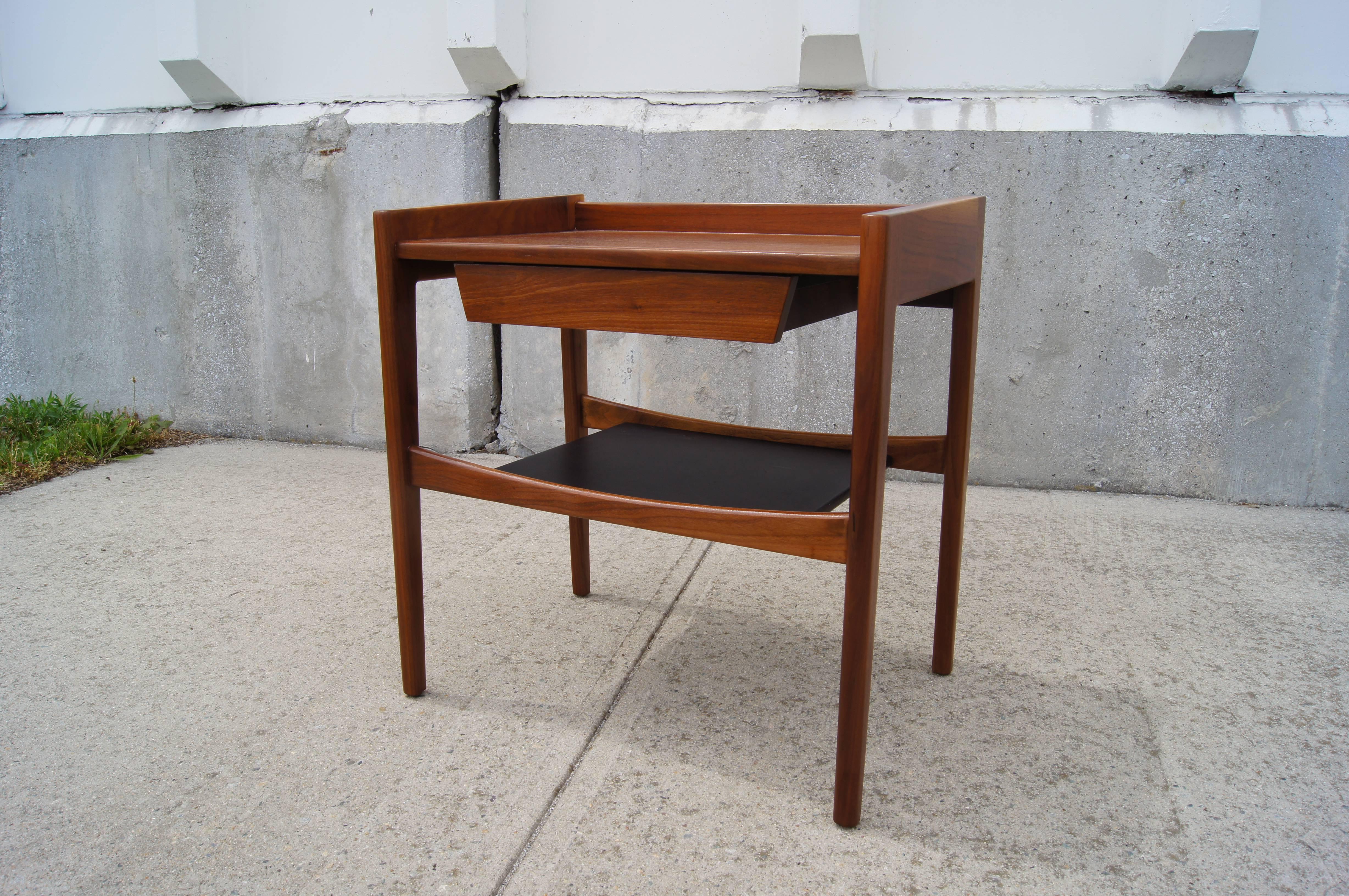 Rare Walnut and Leather Low Side Table by Jens Risom In Excellent Condition In Dorchester, MA