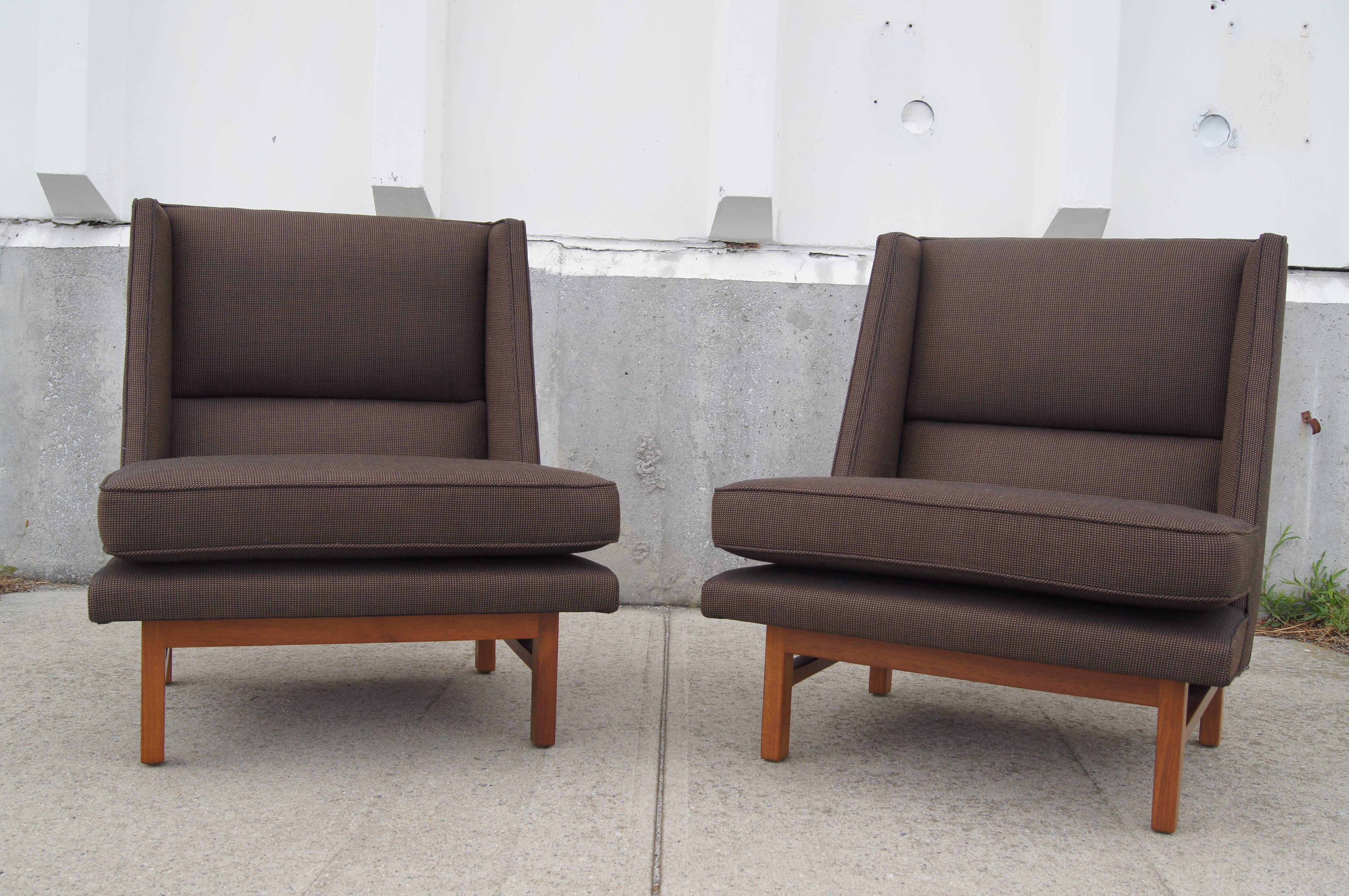 Mid-Century Modern Pair of Low Lounge Chairs by Edward Wormley for Dunbar