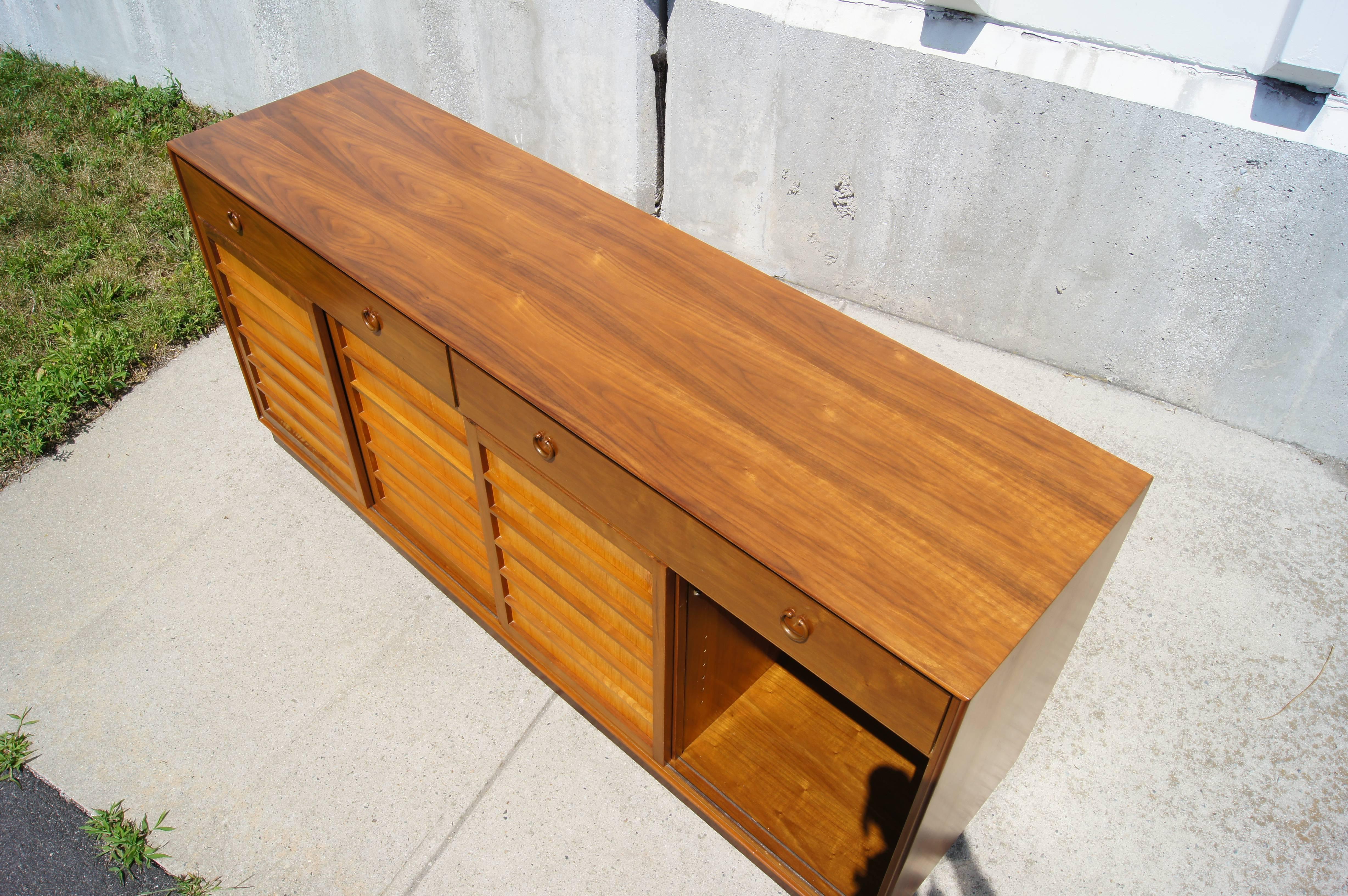 Walnut & Japanese Fir Sideboard by Edward Wormley for Dunbar In Good Condition For Sale In Dorchester, MA