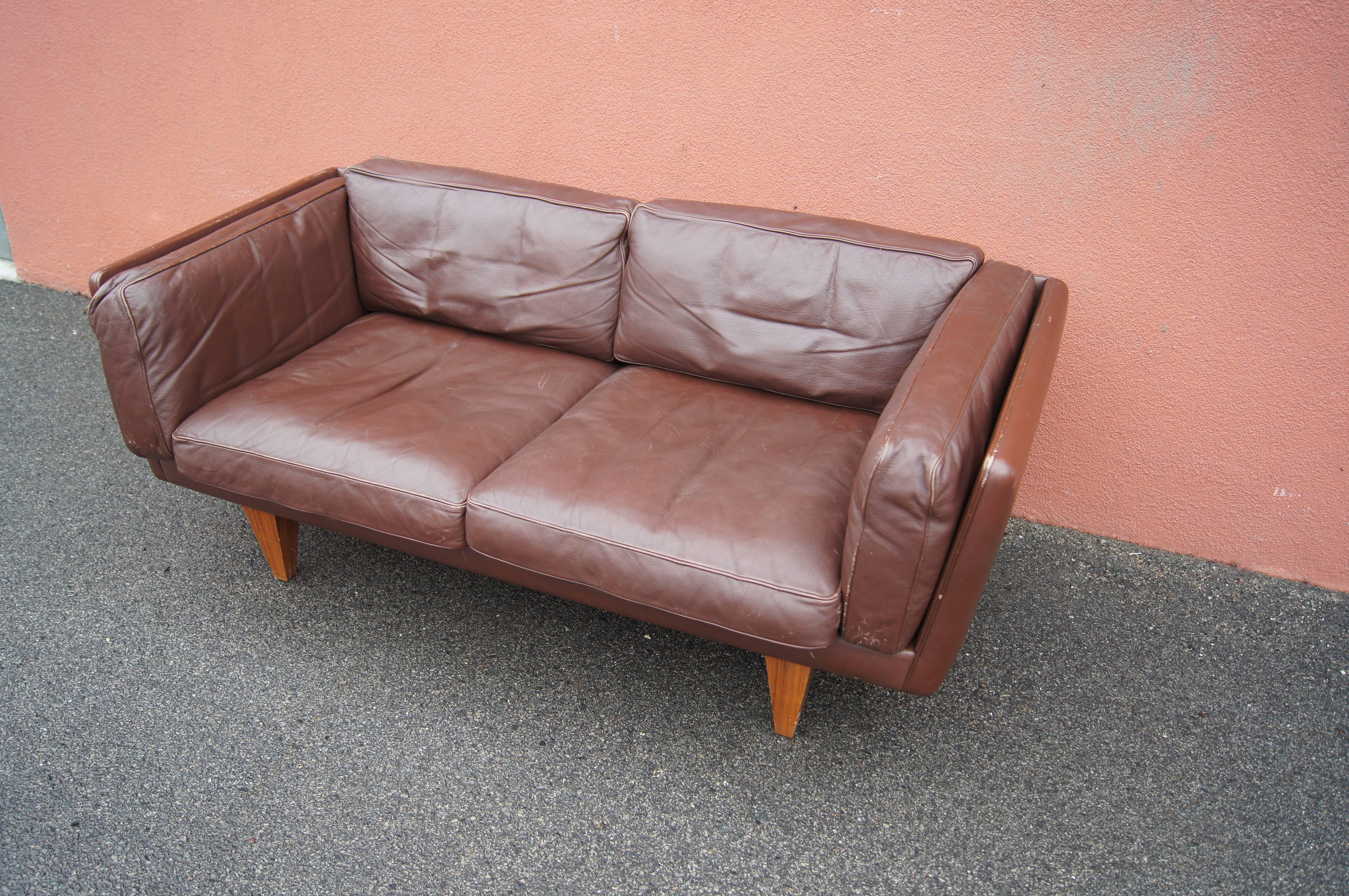 Scandinavian Modern Brown Leather V11 Settee by Illum Wikkelsø for Holger Christiansen