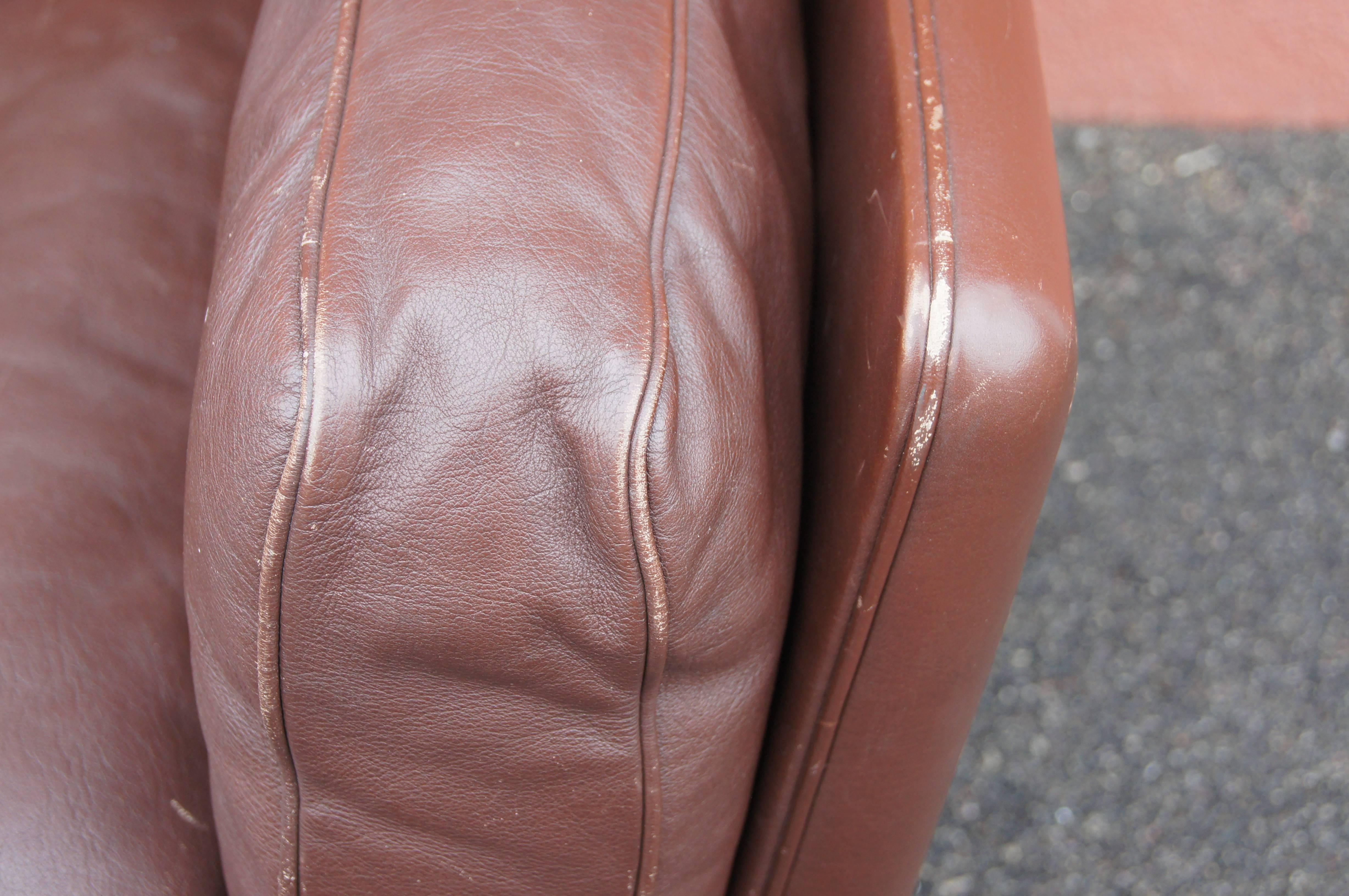 Brown Leather V11 Settee by Illum Wikkelsø for Holger Christiansen 1