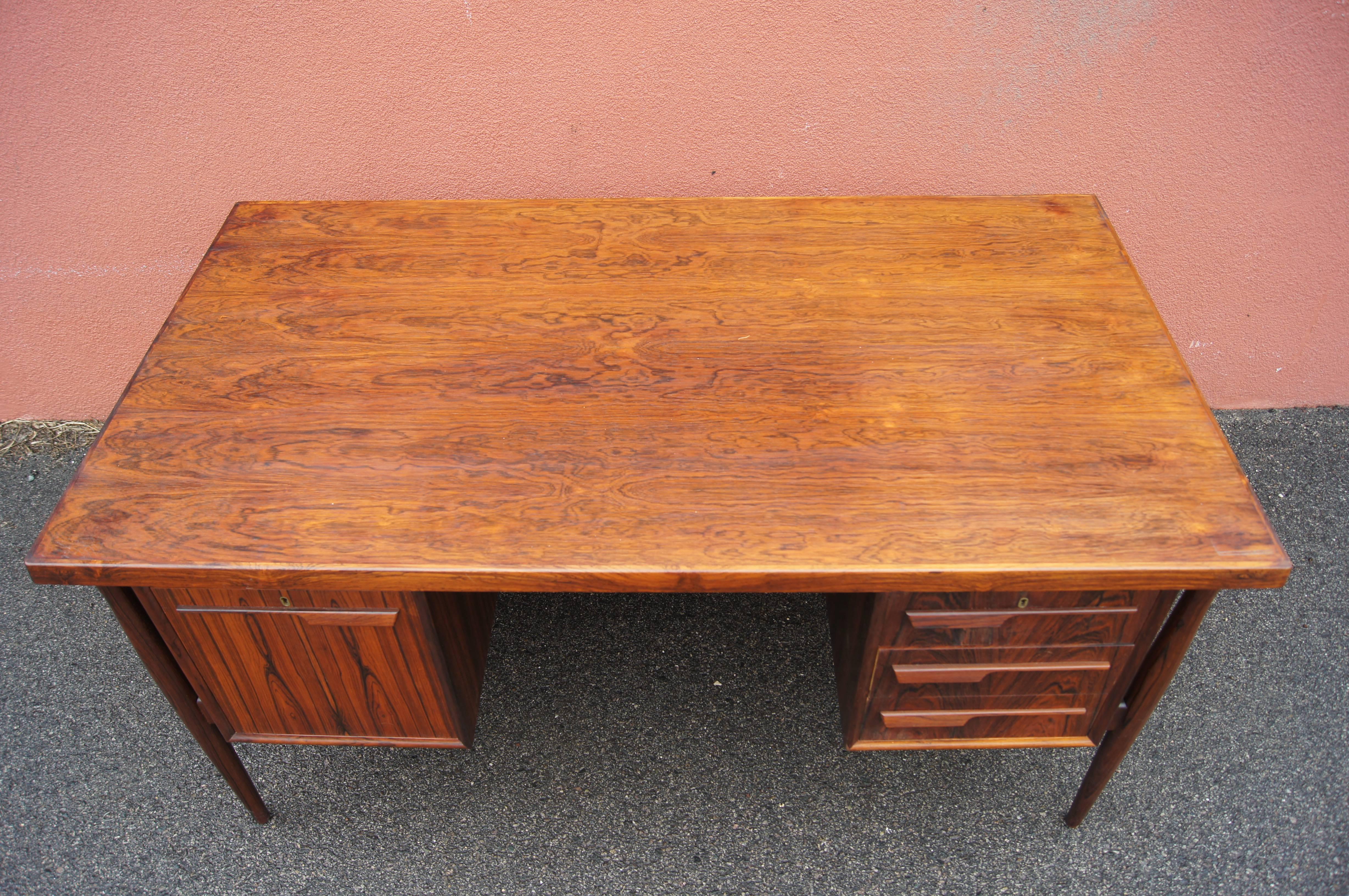 Rosewood Executive Desk by Arne Vodder 1