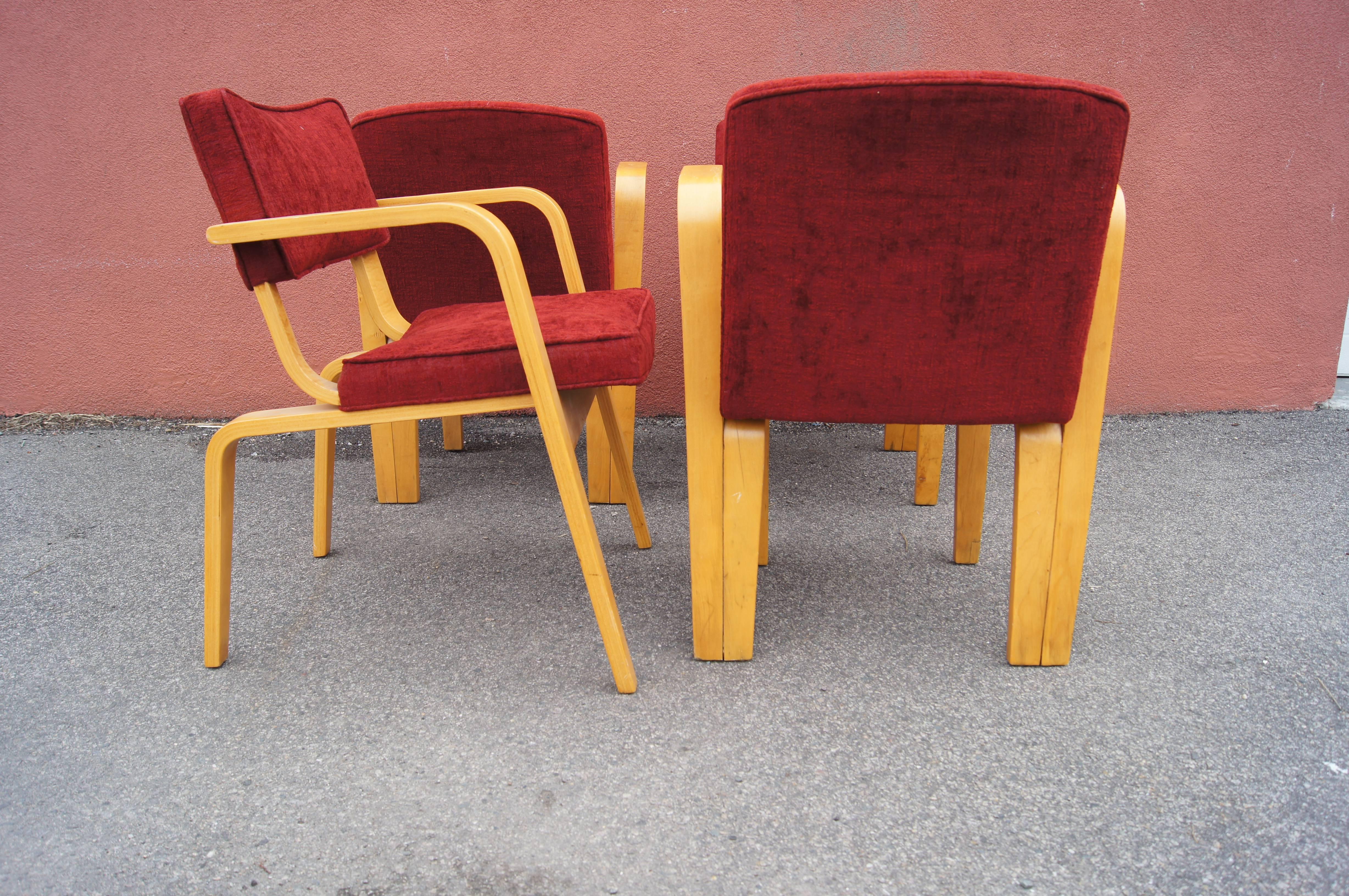 Mid-Century Modern Set of Four Mid-Century Upholstered Bentwood Armchairs by Thonet For Sale