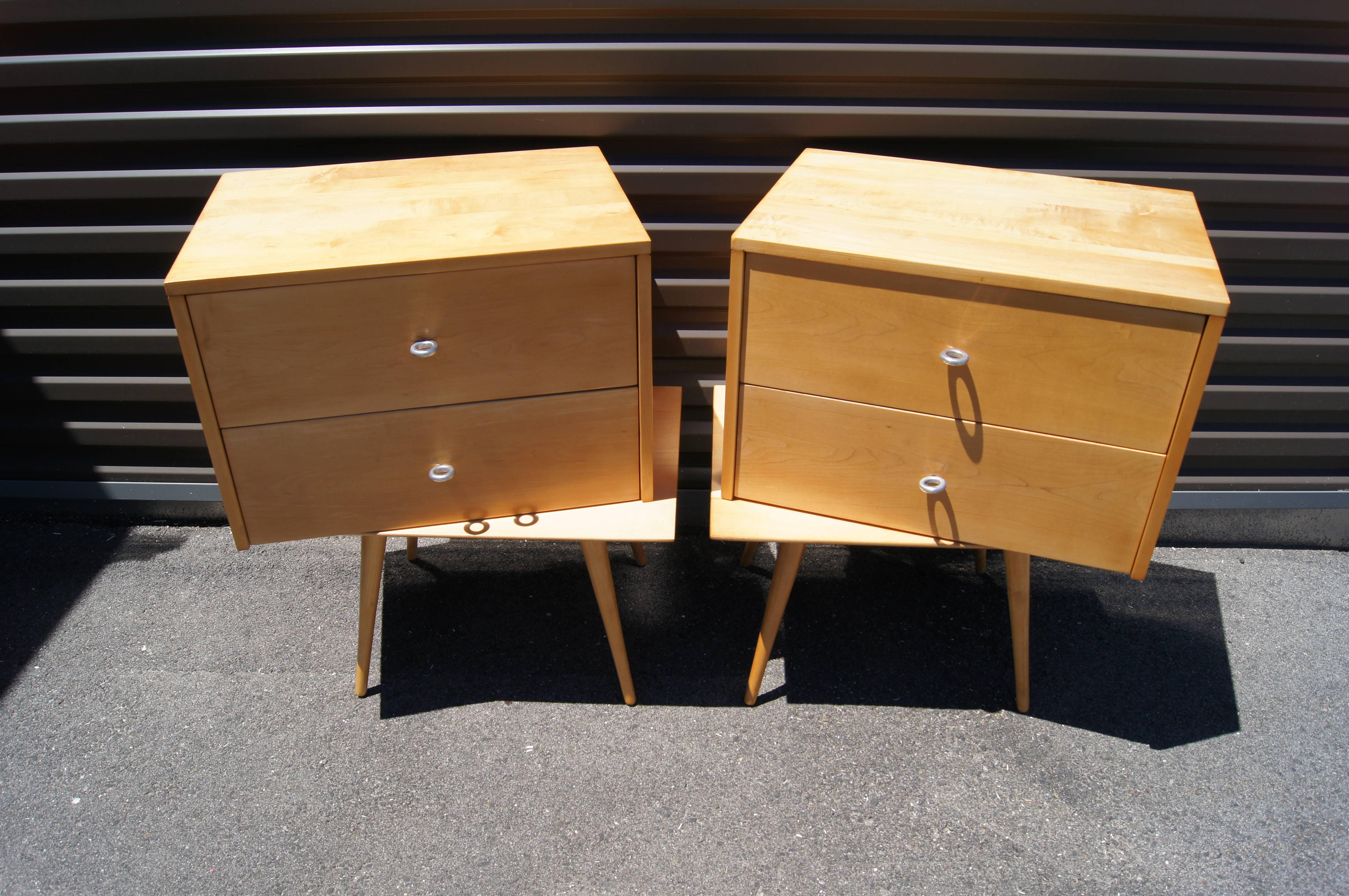 Pair of Planner Group Nightstands by Paul McCobb for Winchendon Furniture In Good Condition In Dorchester, MA