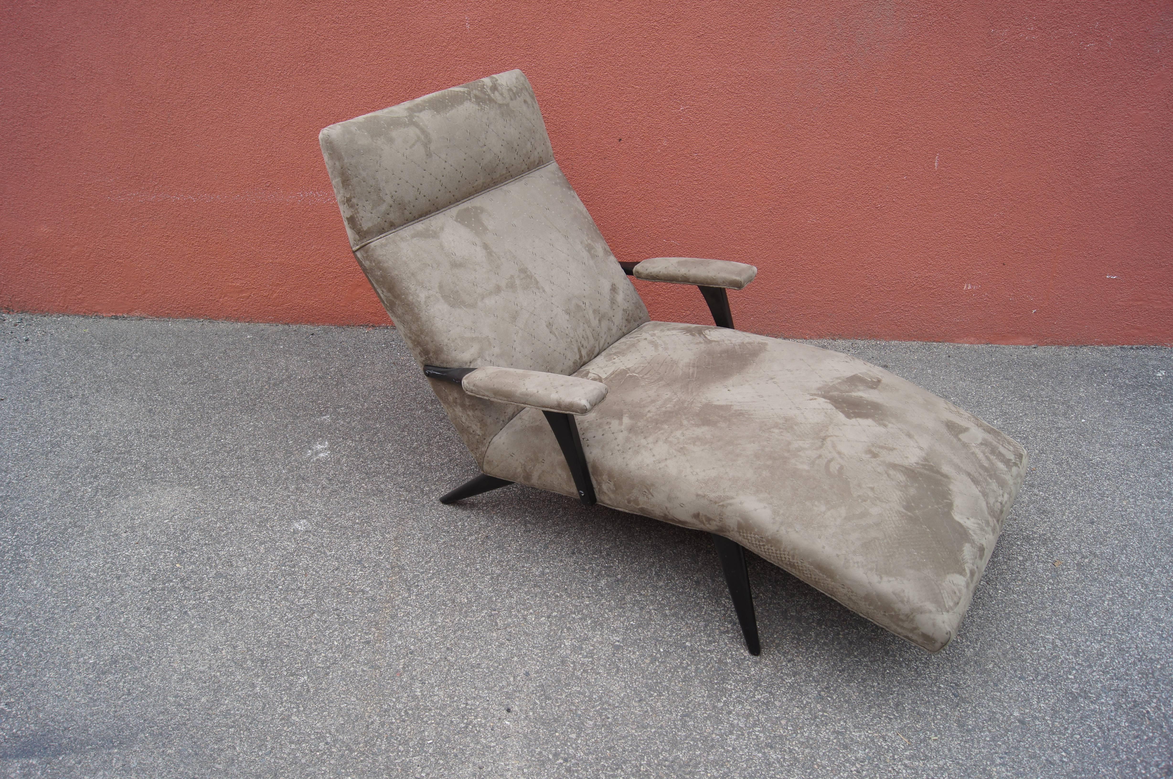 Mid-Century American Chaise Longue in Microsuede In Good Condition In Dorchester, MA