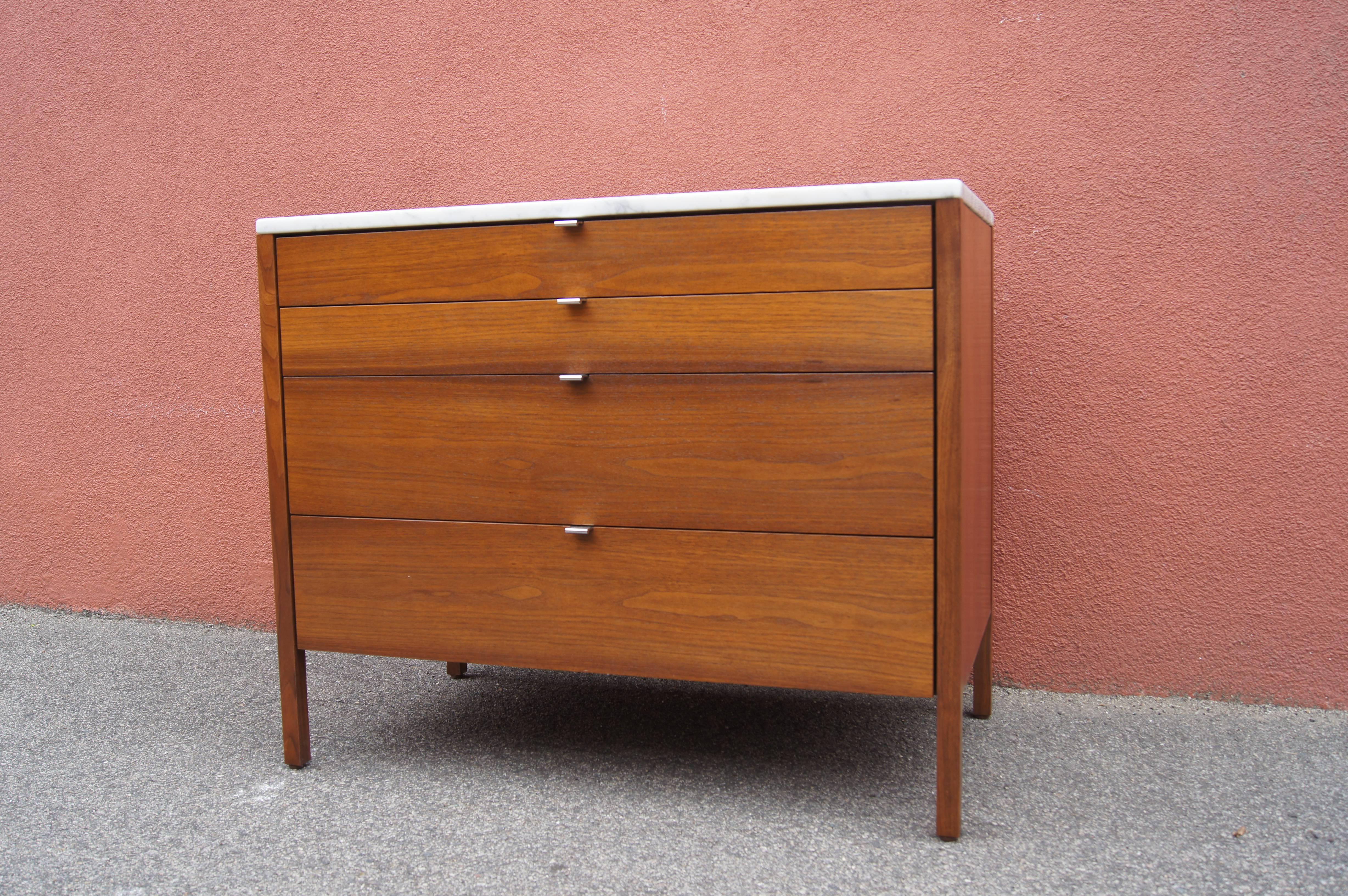 Marble-Topped Four-Drawer Walnut Chest by Florence Knoll In Good Condition In Dorchester, MA