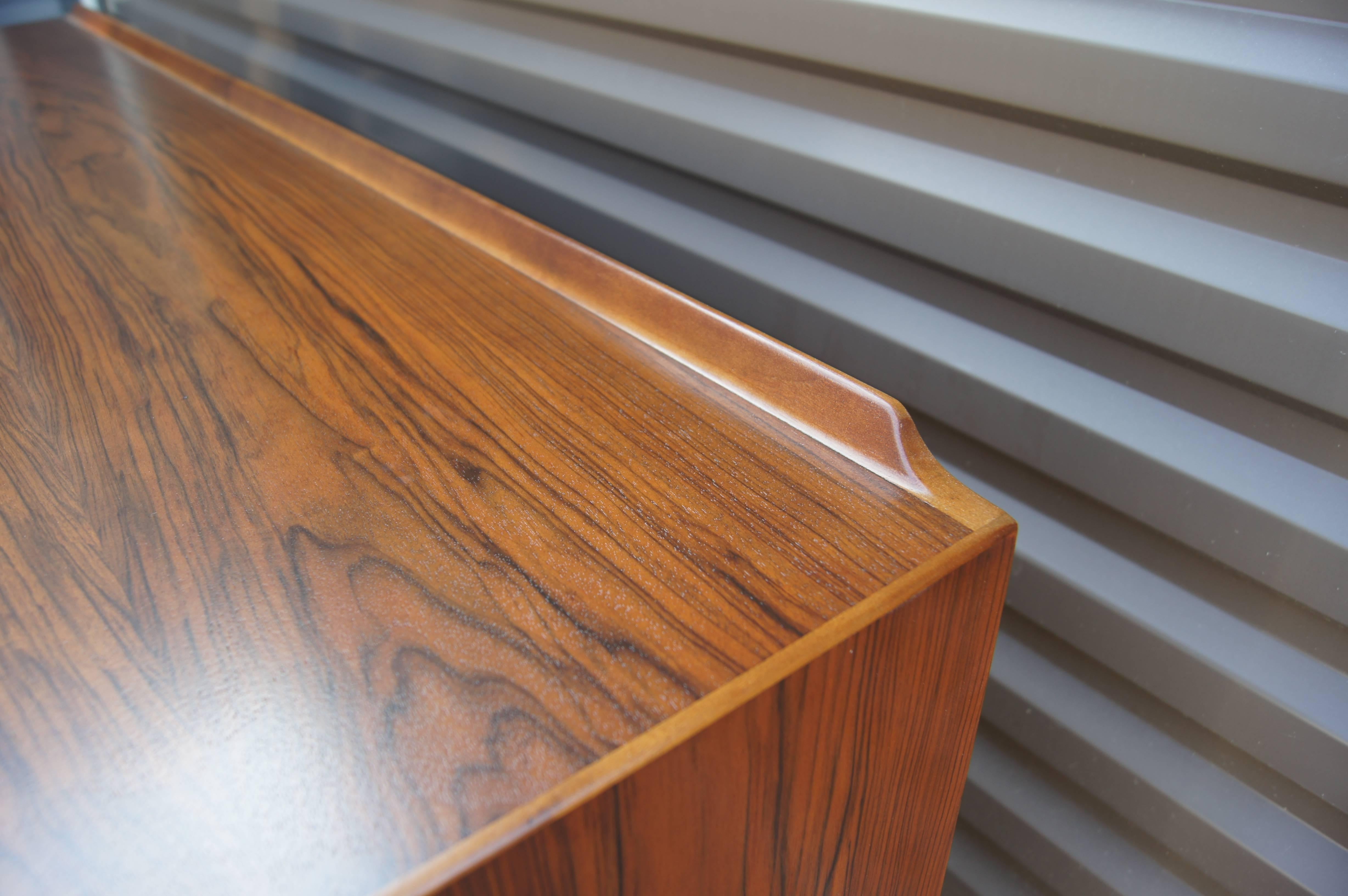 Arne Vodder for George Tanier, Small Rosewood Credenza In Good Condition In Dorchester, MA