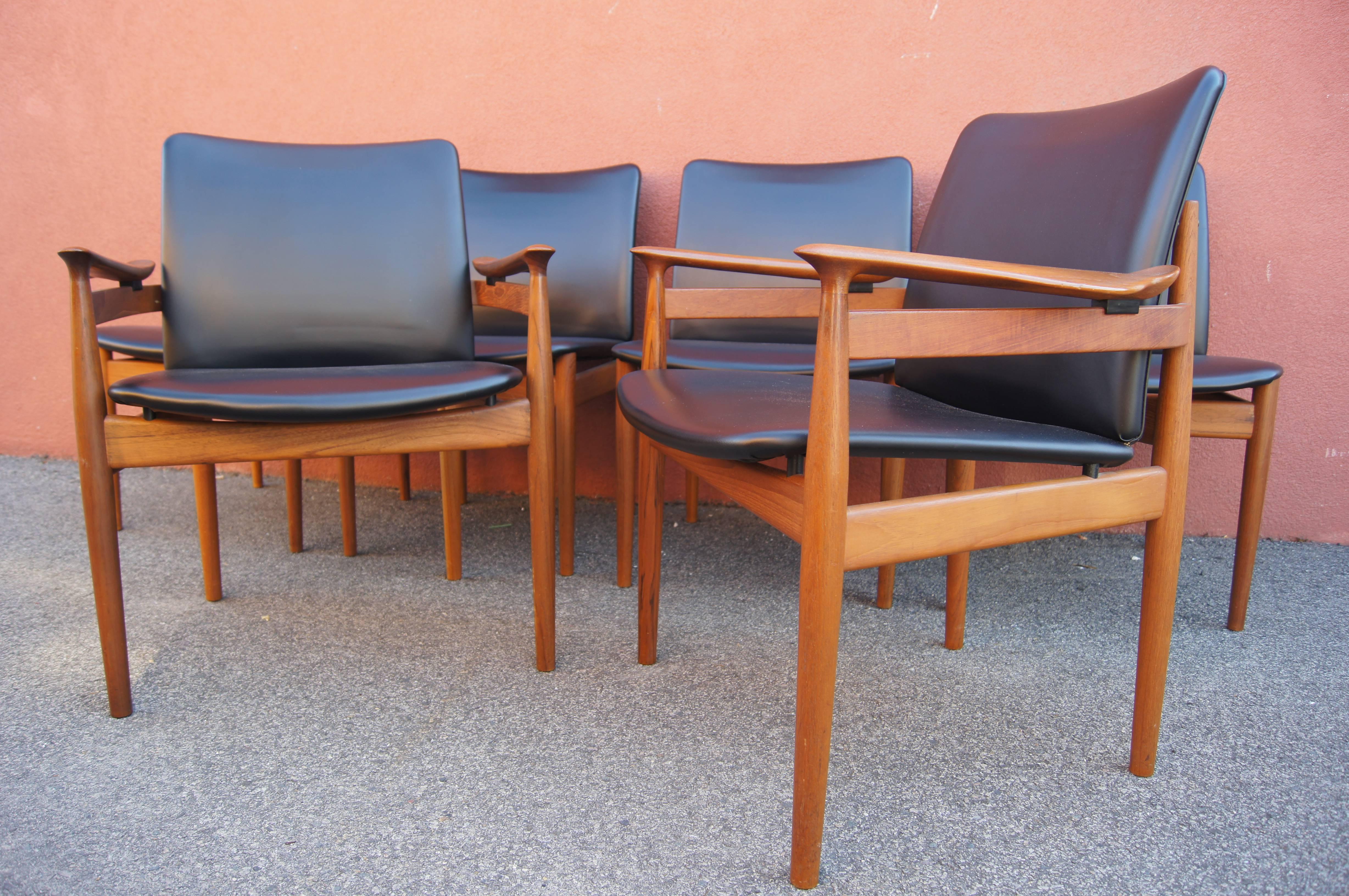 Teck Ensemble de six chaises à manger en teck, modèles 191 et 192, par Finn Juhl en vente