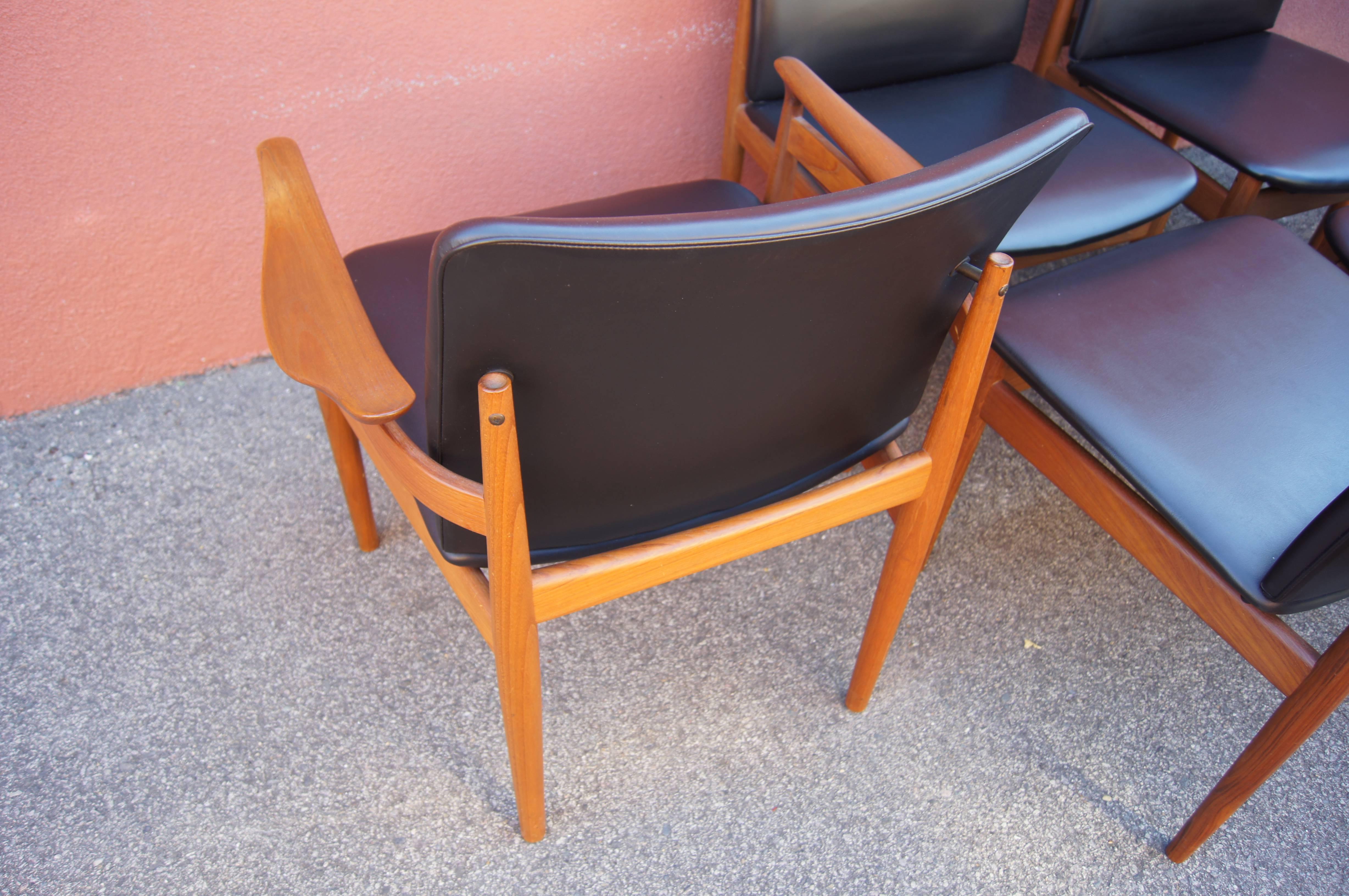 Ensemble de six chaises à manger en teck, modèles 191 et 192, par Finn Juhl Bon état - En vente à Dorchester, MA