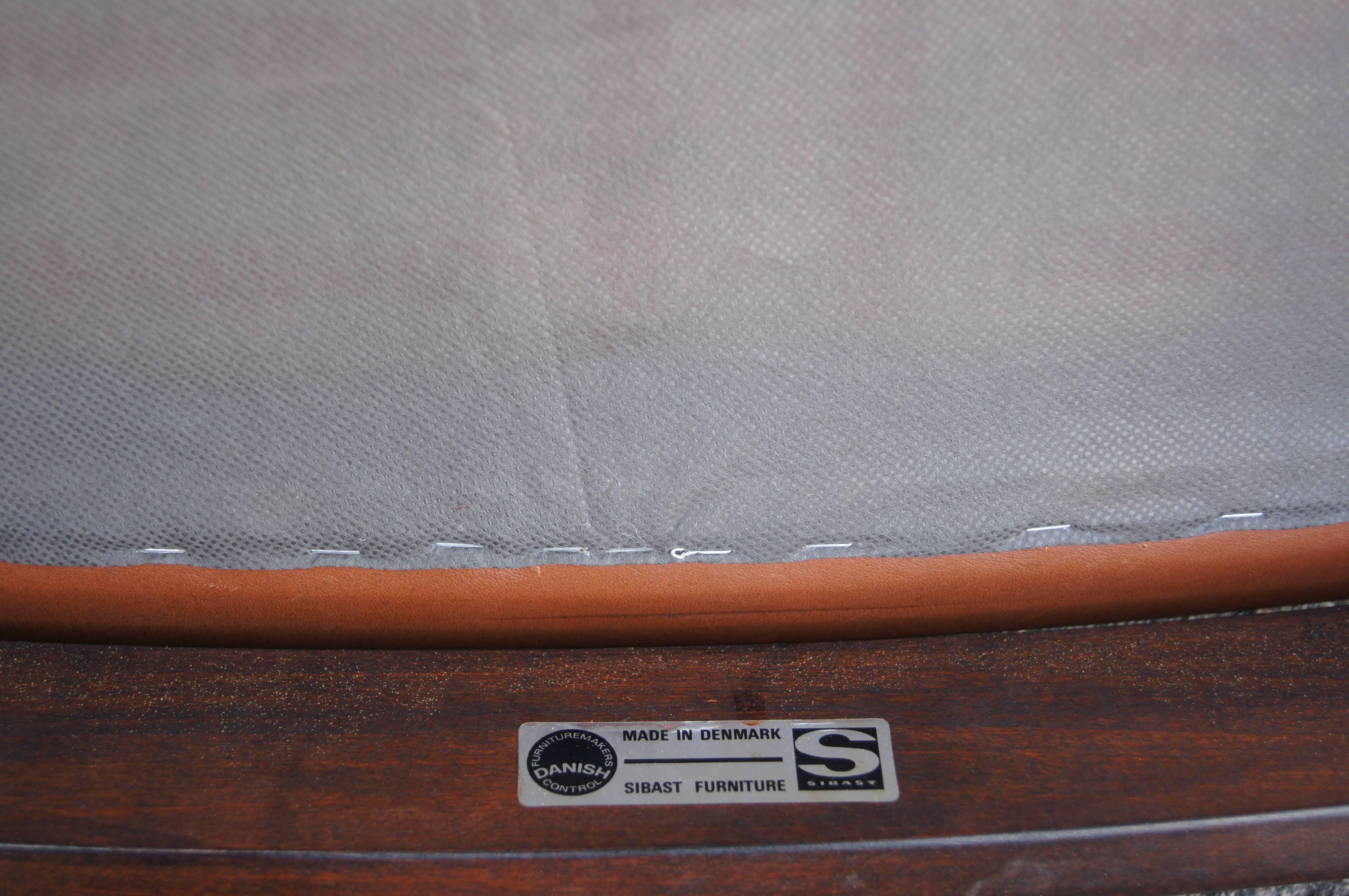 Set aus sechs Esszimmerstühlen aus Palisanderholz von Arne Vodder für Sibast (Leder) im Angebot