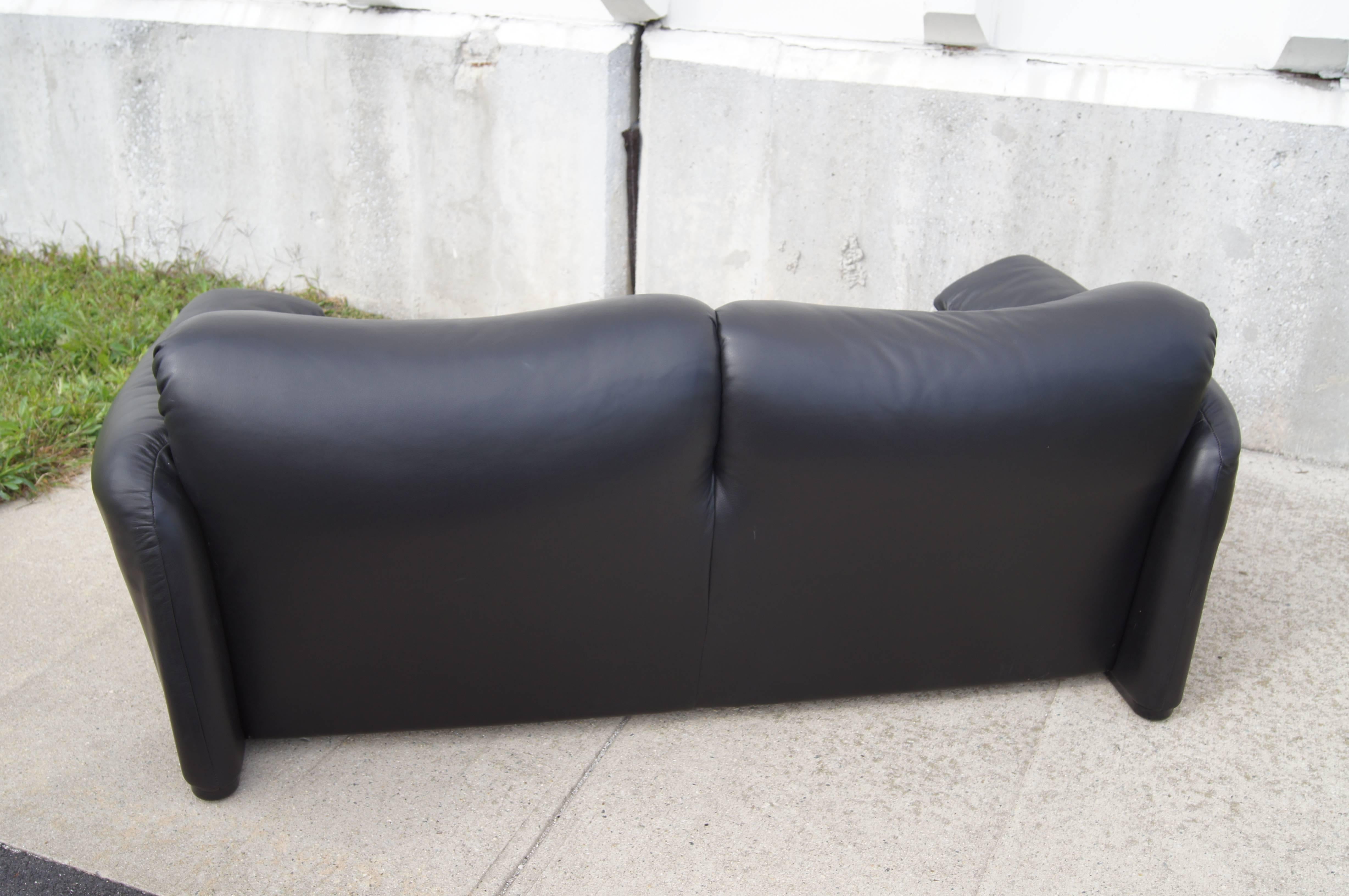 Italian Leather Two-Seat Maralunga Sofa by Vico Magistretti for Cassina