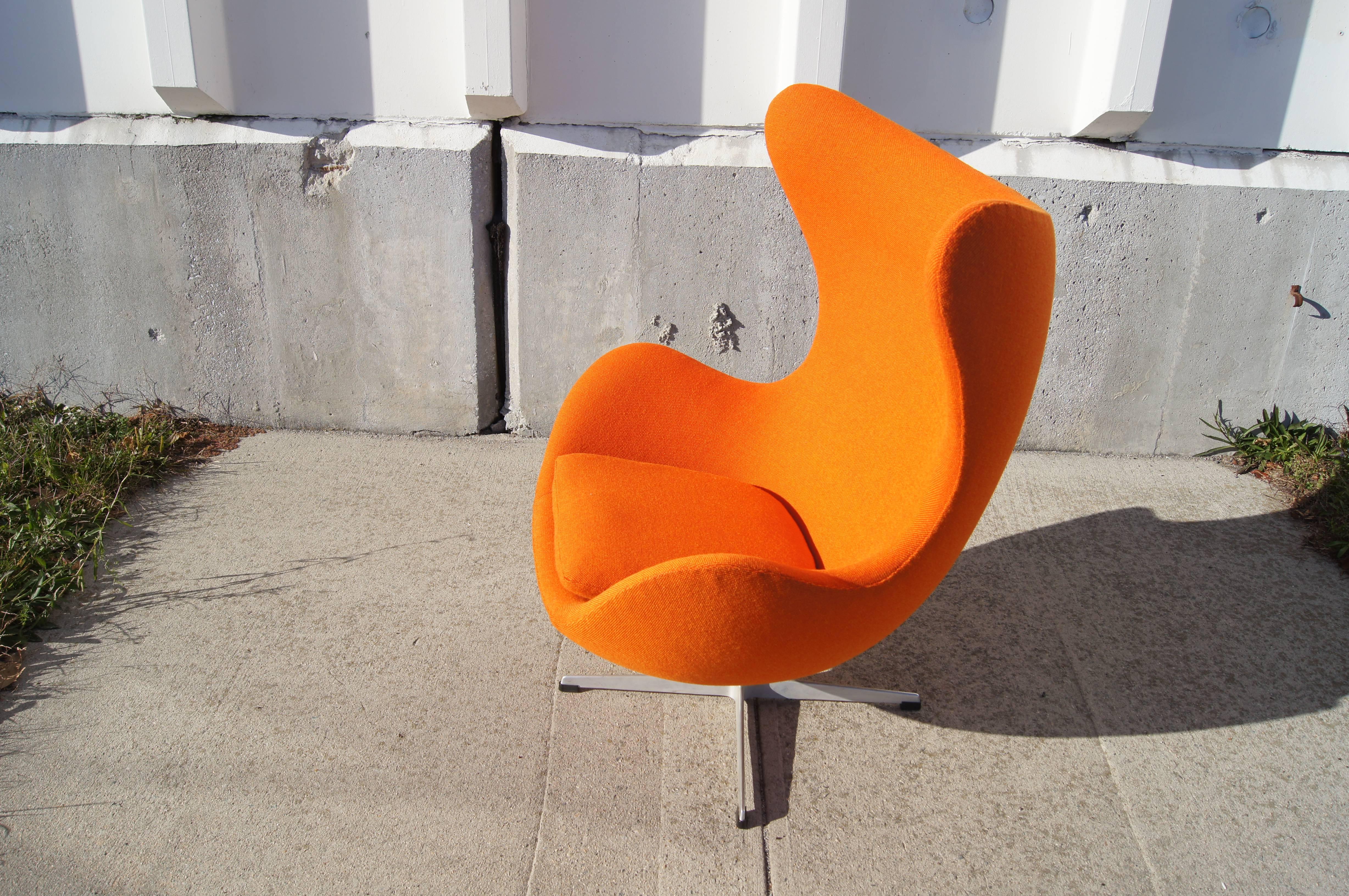 Egg Chair by Arne Jacobsen for Fritz Hansen In Excellent Condition In Dorchester, MA