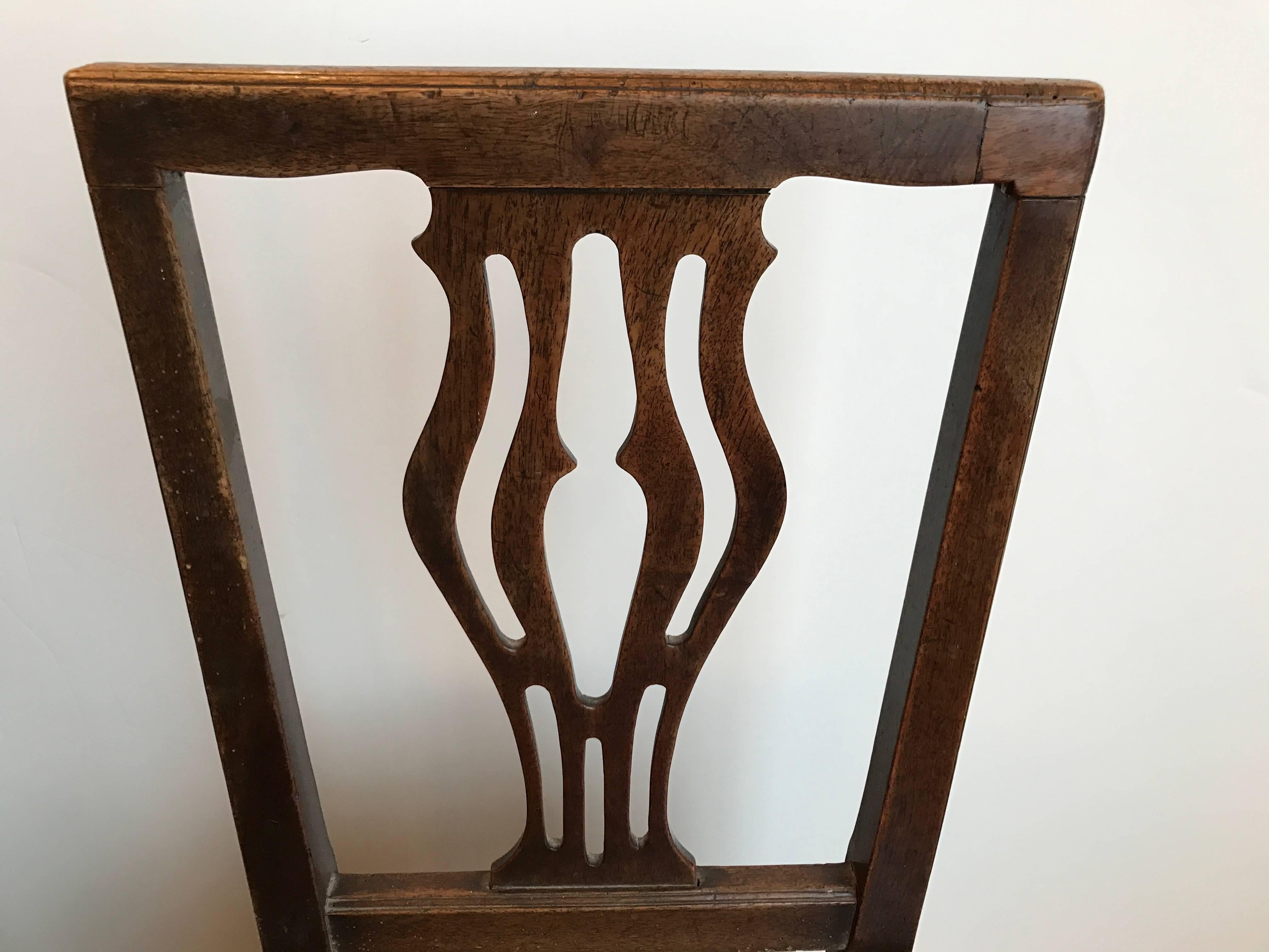 Set of Four 18th Century English Oak Country Chippendale Side Chairs In Excellent Condition For Sale In Boston, MA