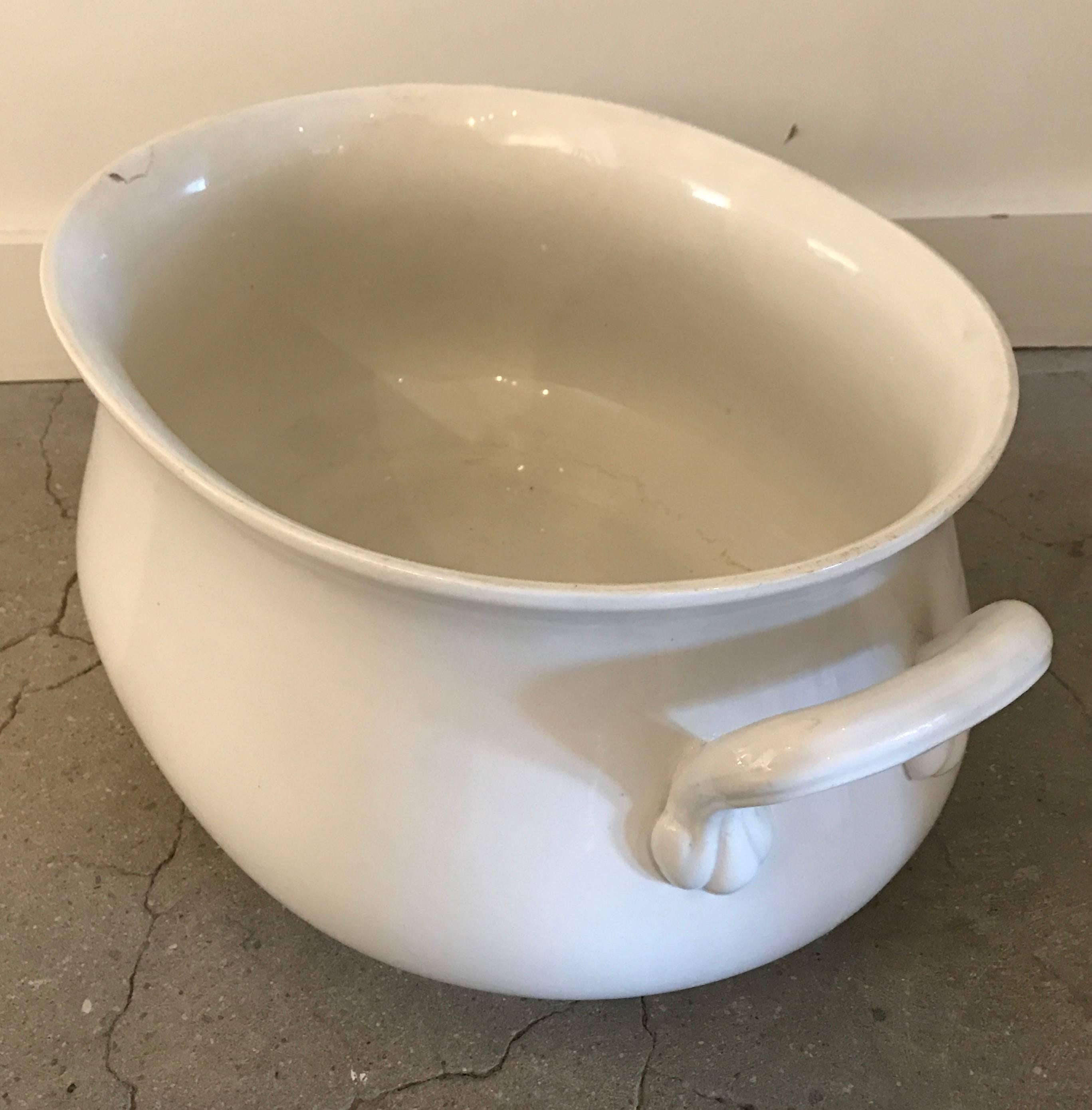19th Century English Ironstone Babies Bath In Excellent Condition In Boston, MA